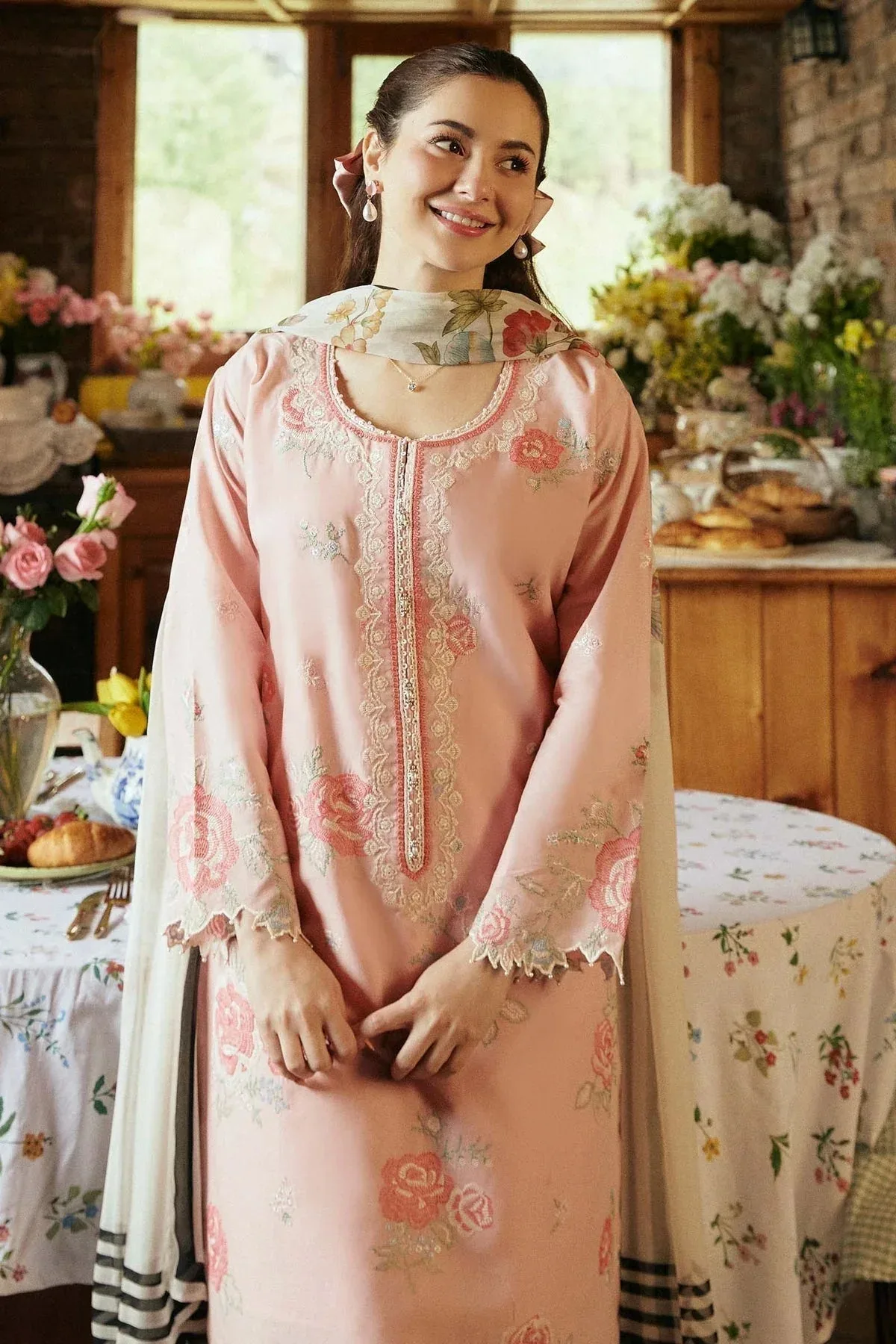 Zara Shahjahan Coco Lawn Vol 2 Peach Organza – view 3 – Poshaq