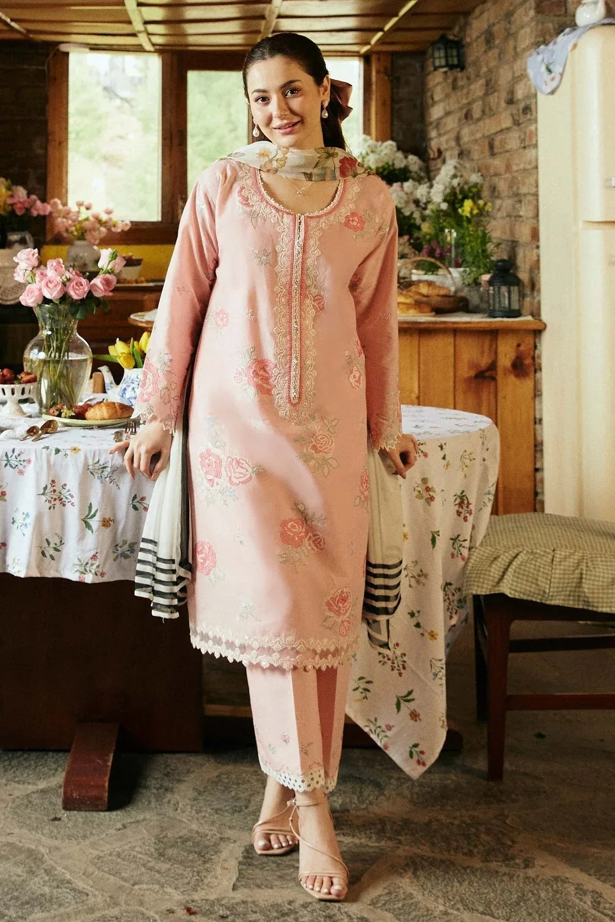 Zara Shahjahan Coco Lawn Vol 2 Peach Organza – view 5 – Poshaq