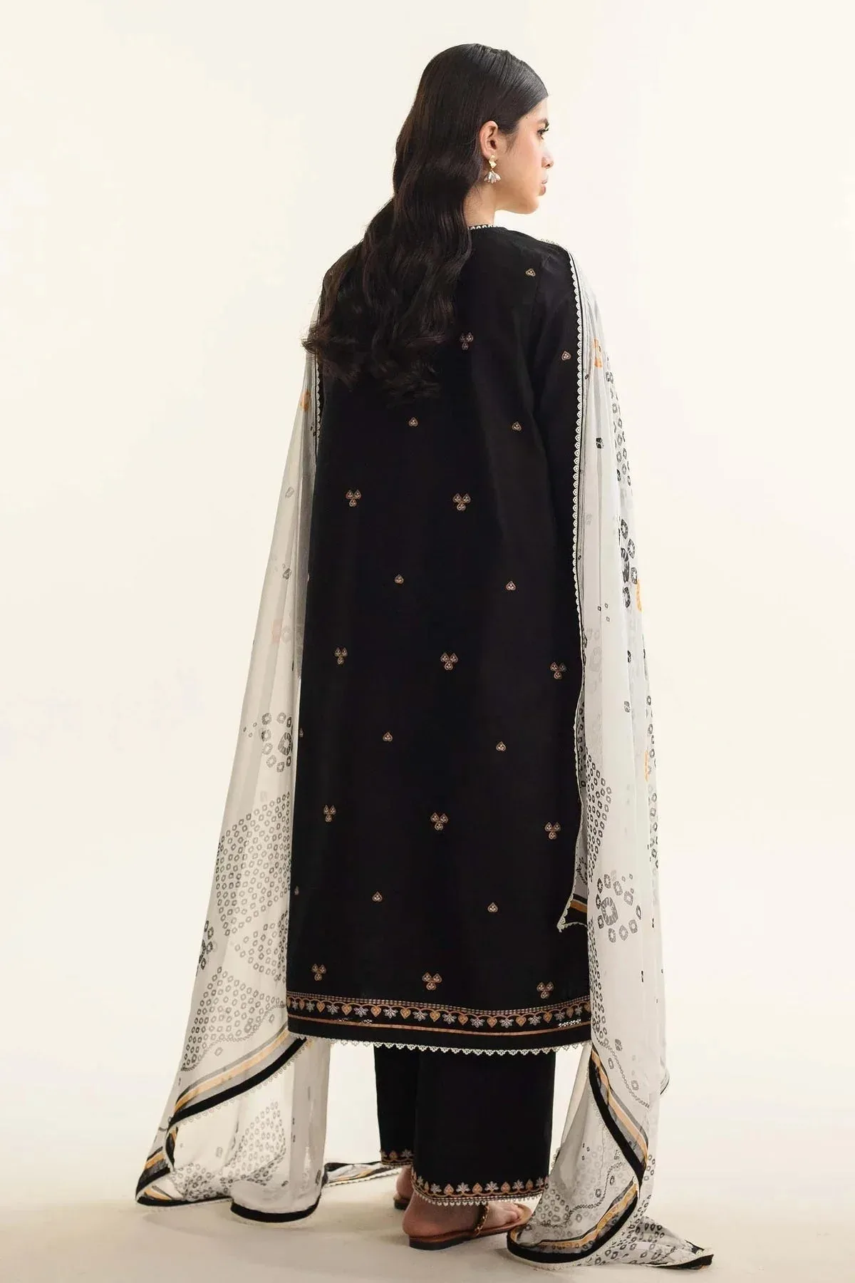 Zara Shahjahan Coco Lawn Vol 2 Black Organza – view 2 – Poshaq