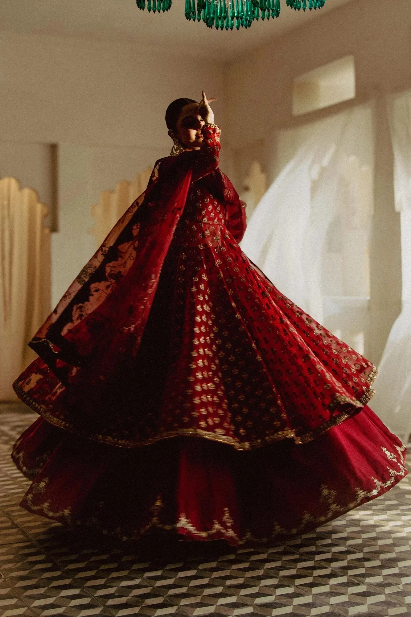 Zara Shahjahan Bridal 2024 Red Organza – view 5 – Poshaq