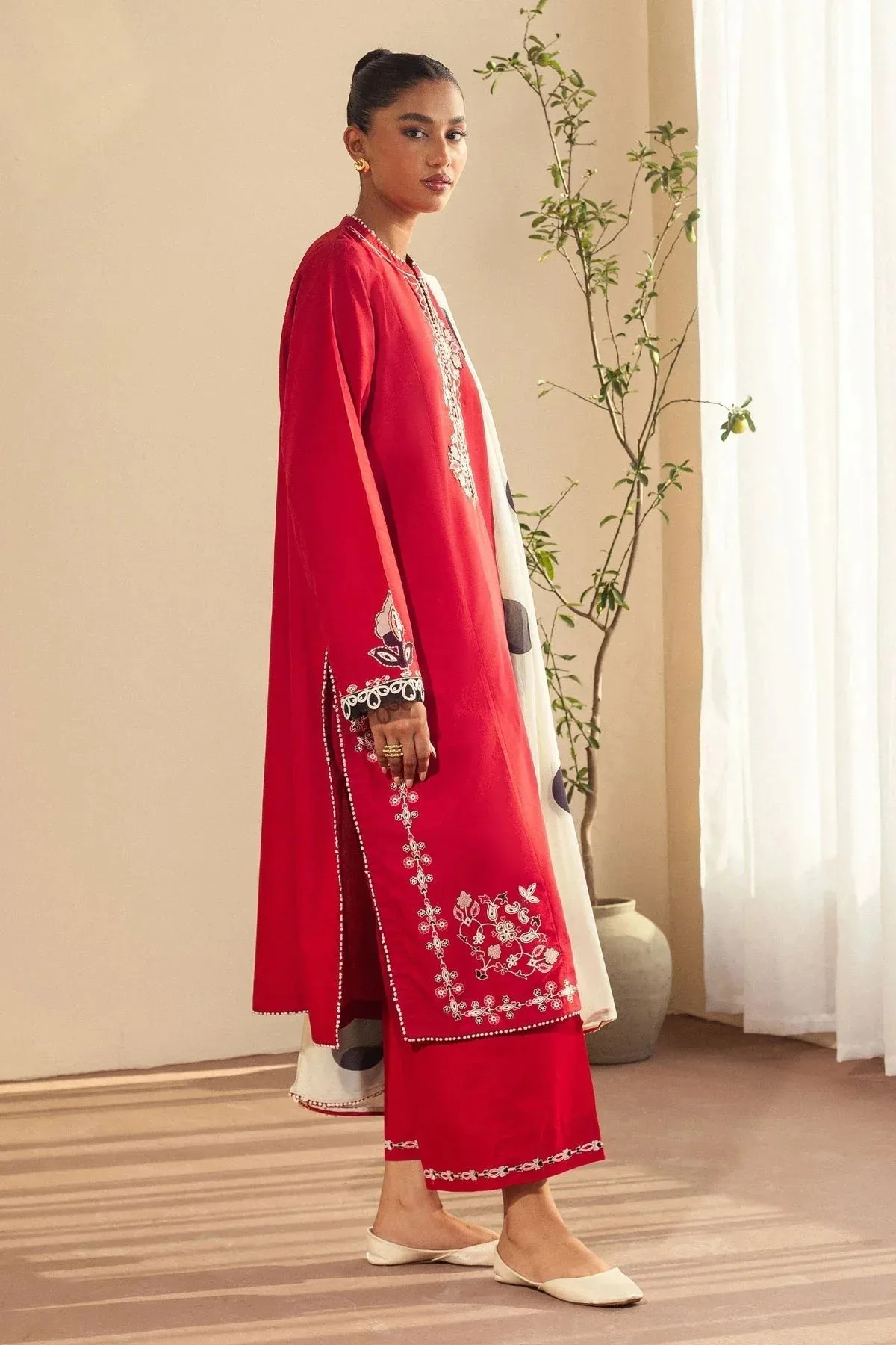 Zara Shahjahan Pret Wear Red – view 3 – Poshaq