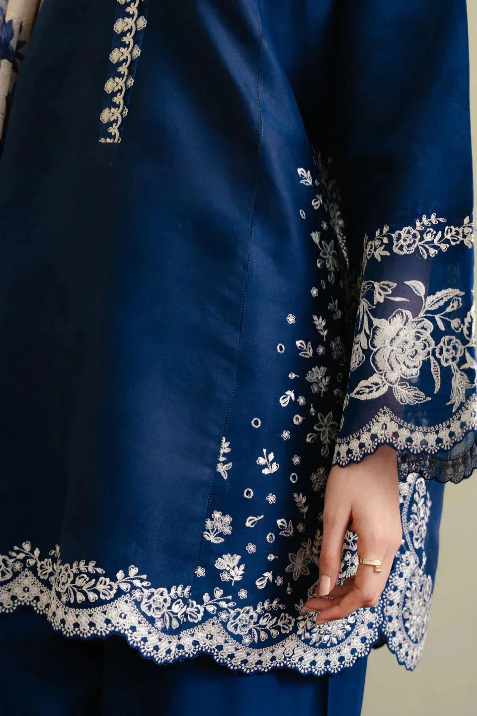Zara Shahjahan Coco Lawn 25 White Jacquard – view 3 – Poshaq