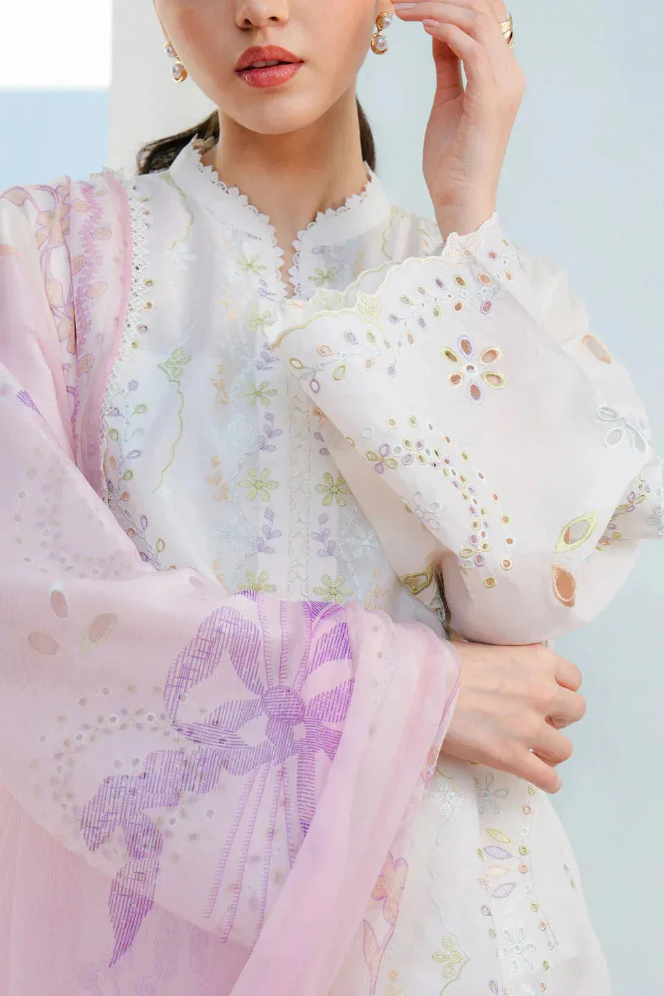 Zara Shahjahan Coco Lawn 25 White Chiffon – view 3 – Poshaq