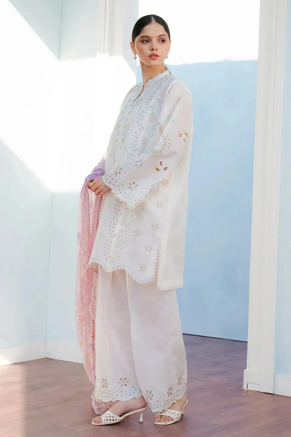 Zara Shahjahan Coco Lawn 25 White Chiffon – view 4 – Poshaq