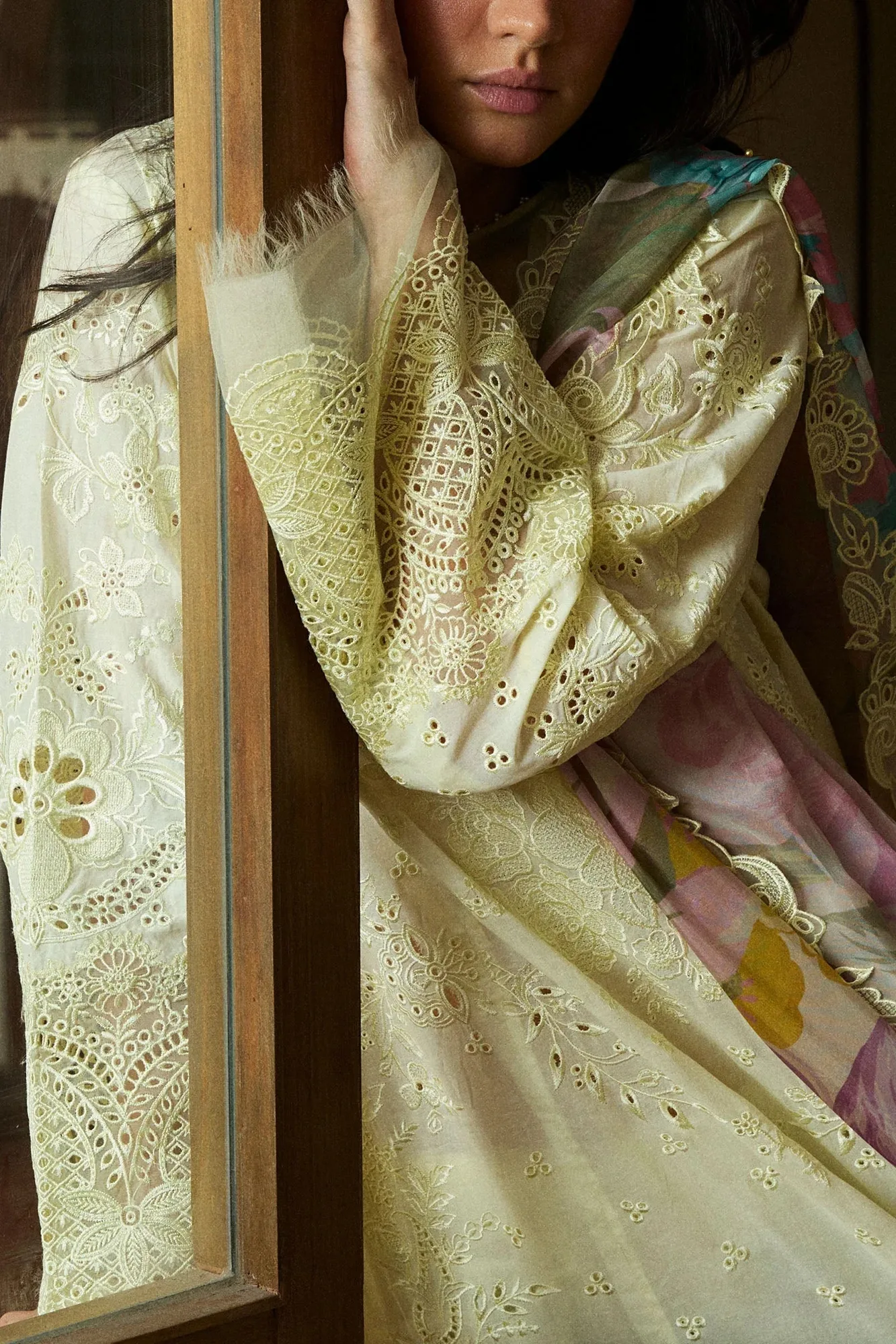 Zara Shahjahan Satori 25 White Organza – view 3 – Poshaq