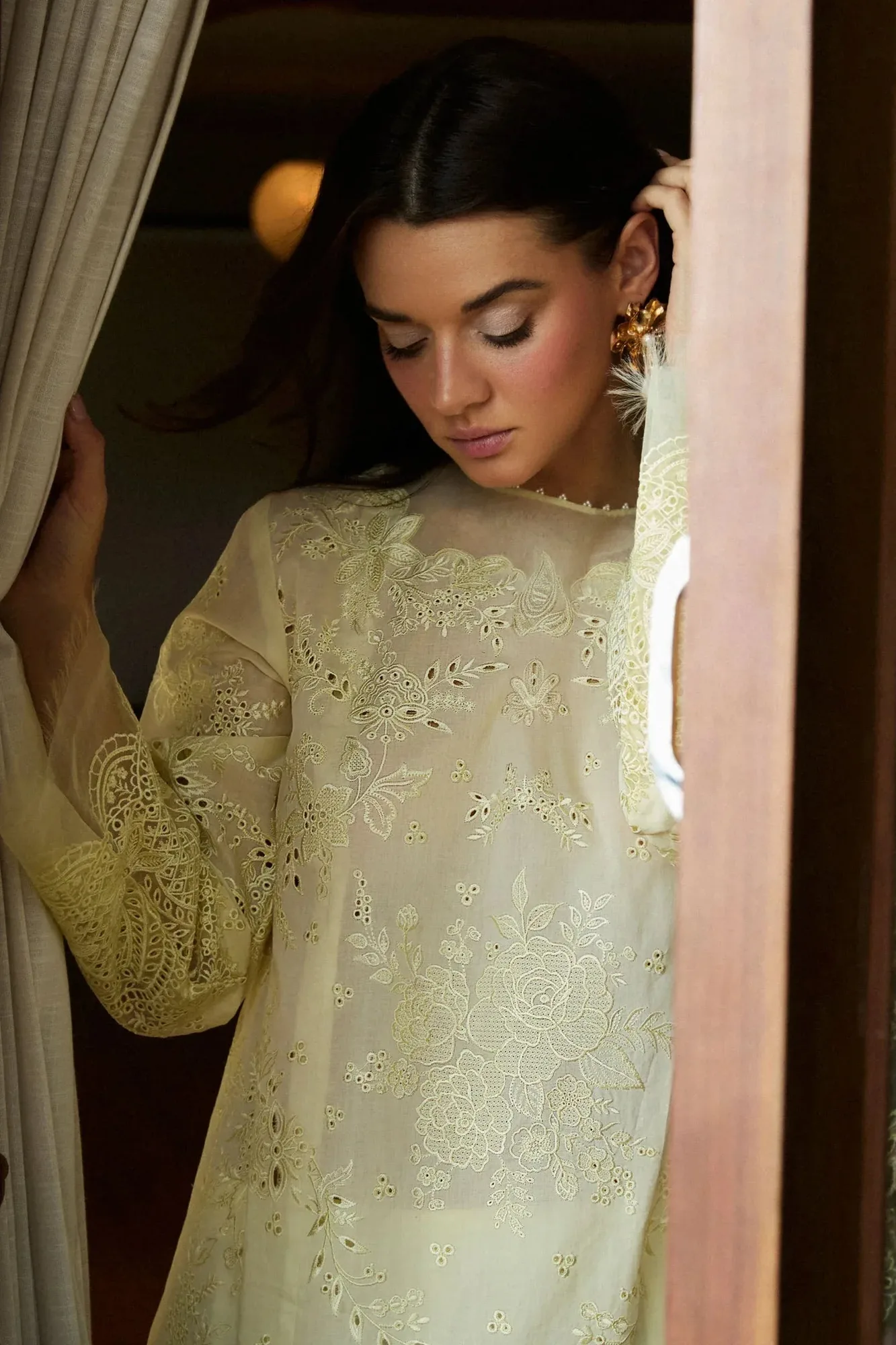 Zara Shahjahan Satori 25 White Organza – view 4 – Poshaq