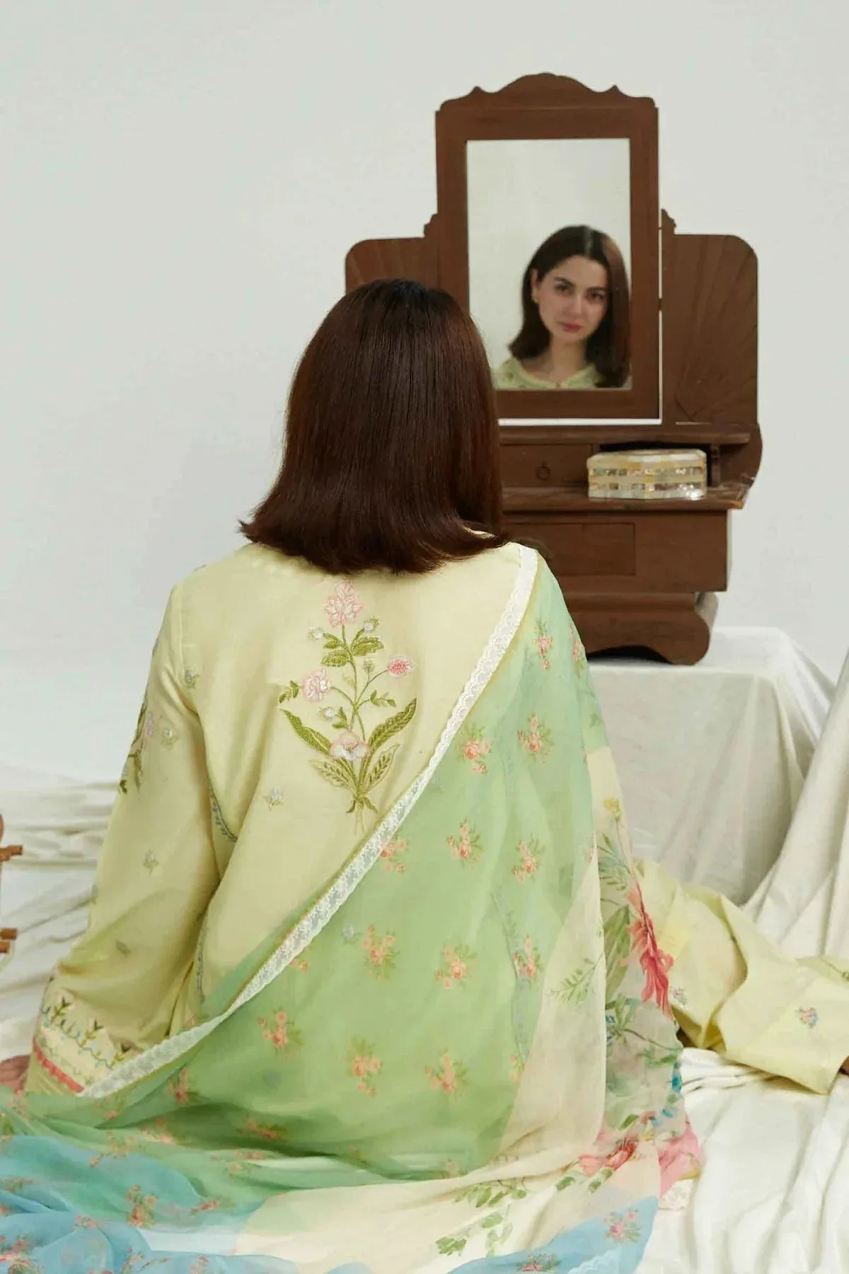 Zara Shahjahan Chiffon – view 2 – Poshaq