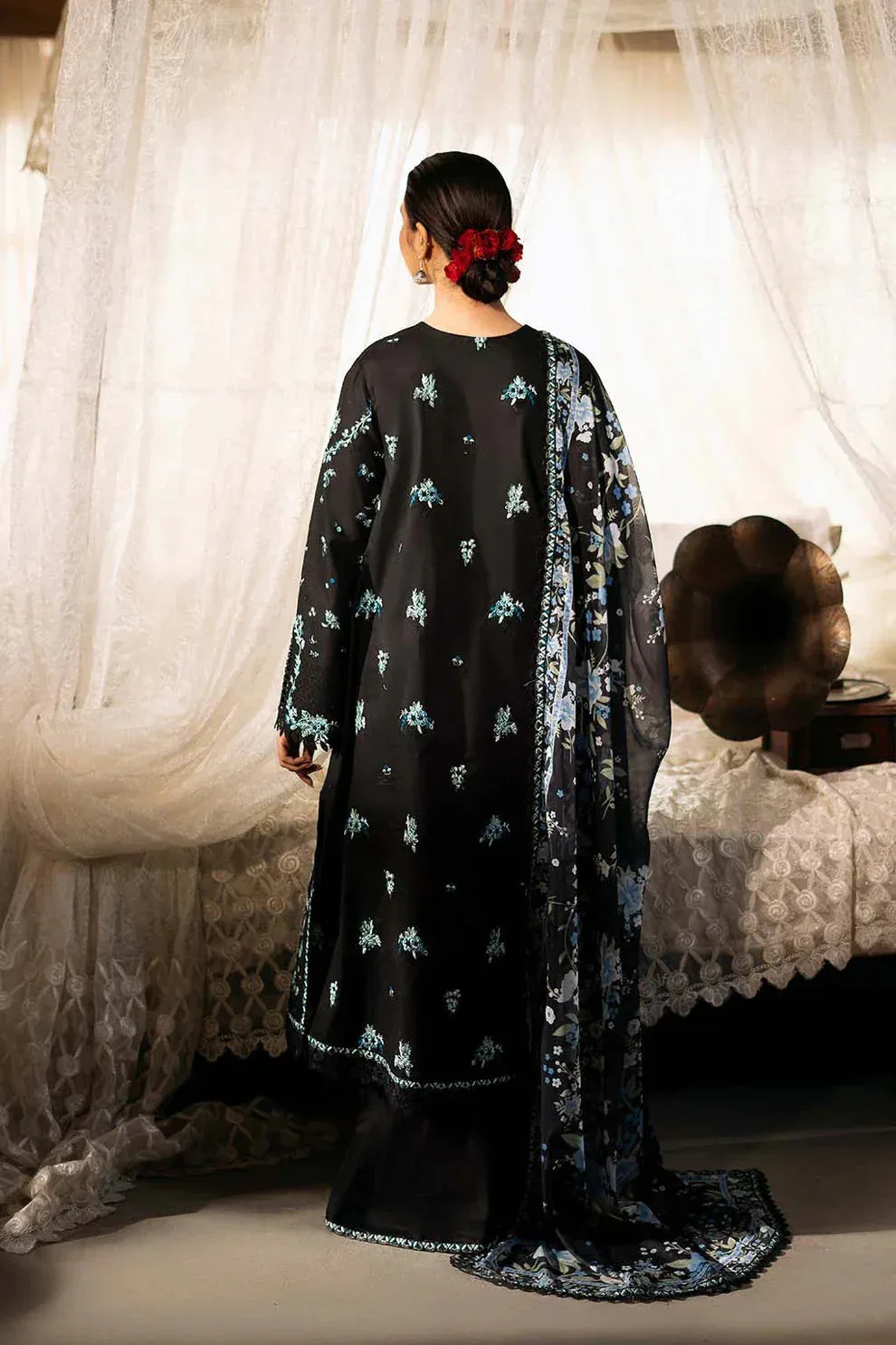 Zarposh Sajni Lawn 25 Organza – view 2 – Poshaq