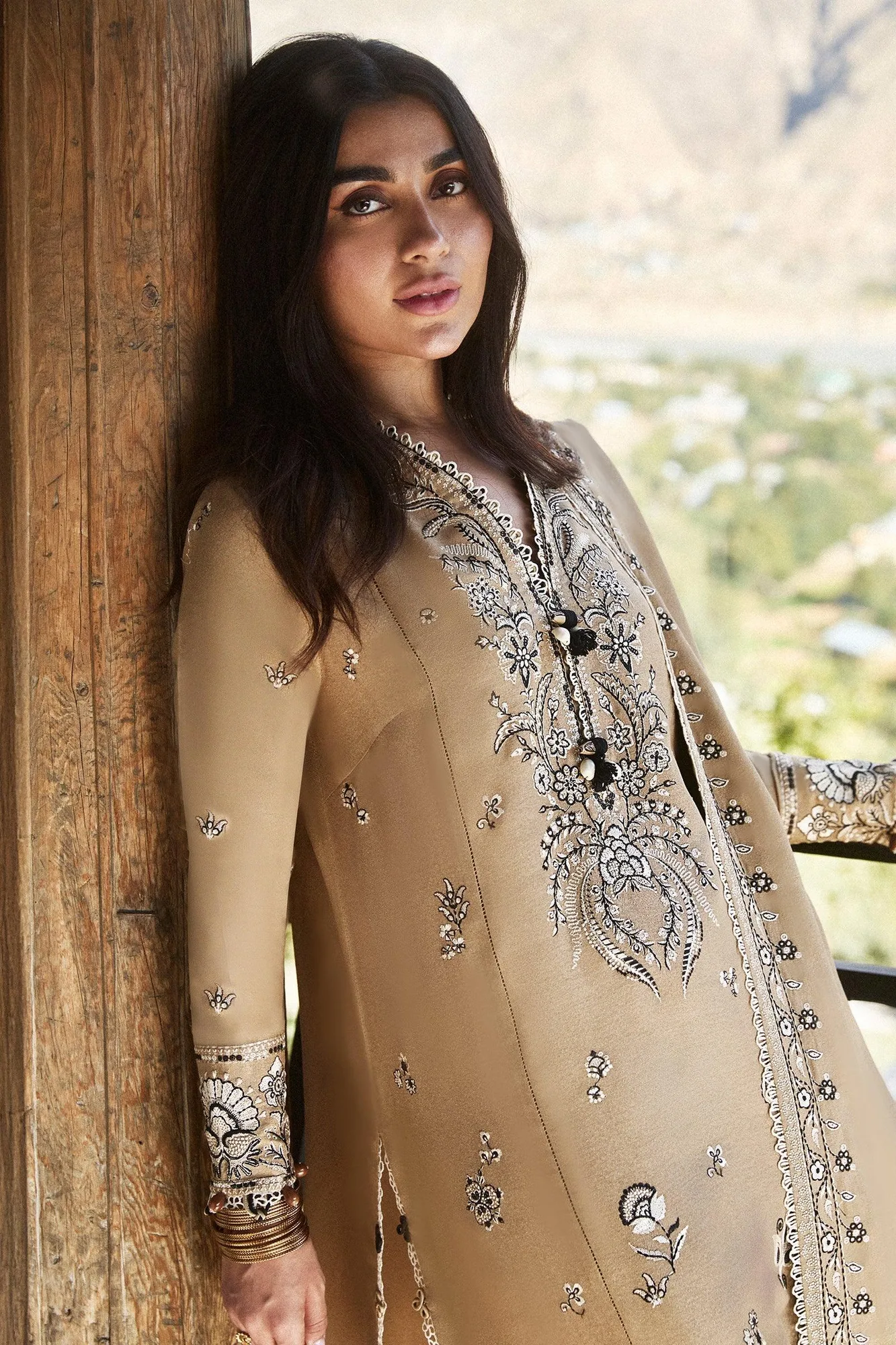 Zaha Winter 2024 Beige – view 3 – Poshaq