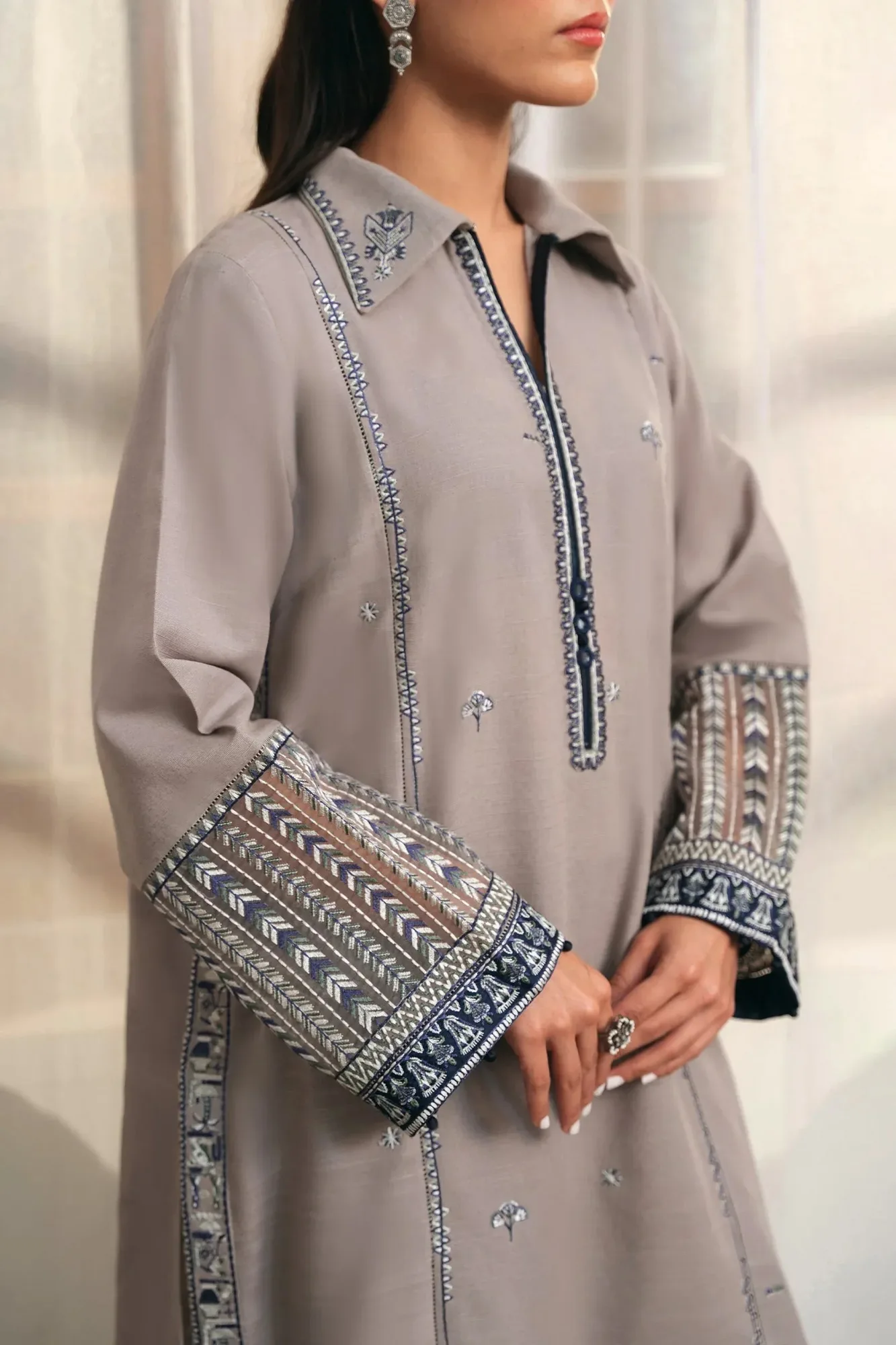 Zaha Aangan Ready to Wear Grey – view 2 – Poshaq