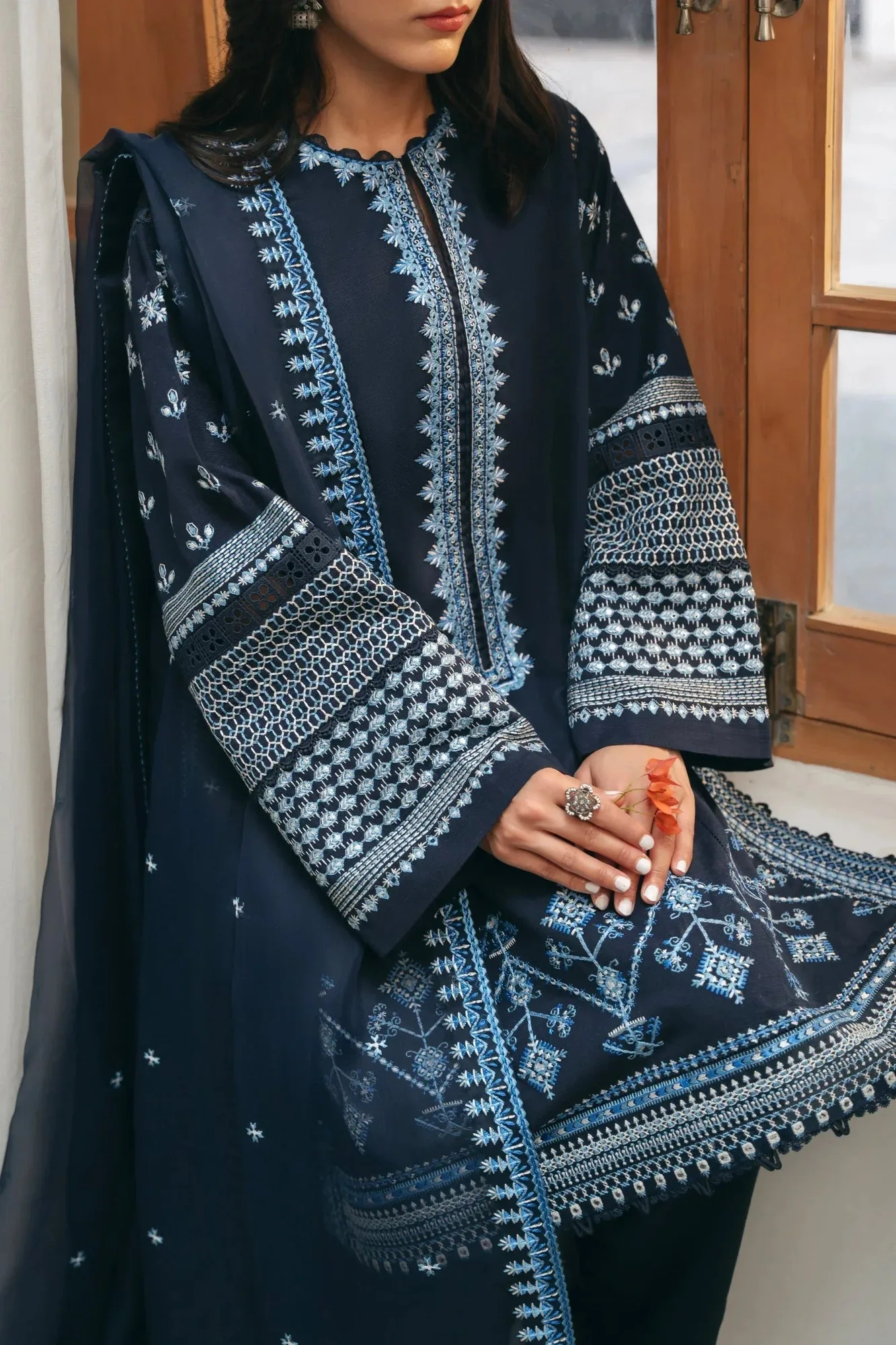 Zaha Aangan Ready to Wear Blue Organza – view 4 – Poshaq