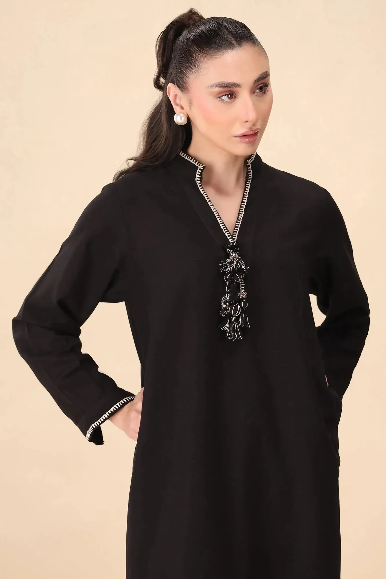 Zaha Staples Black – view 4 – Poshaq