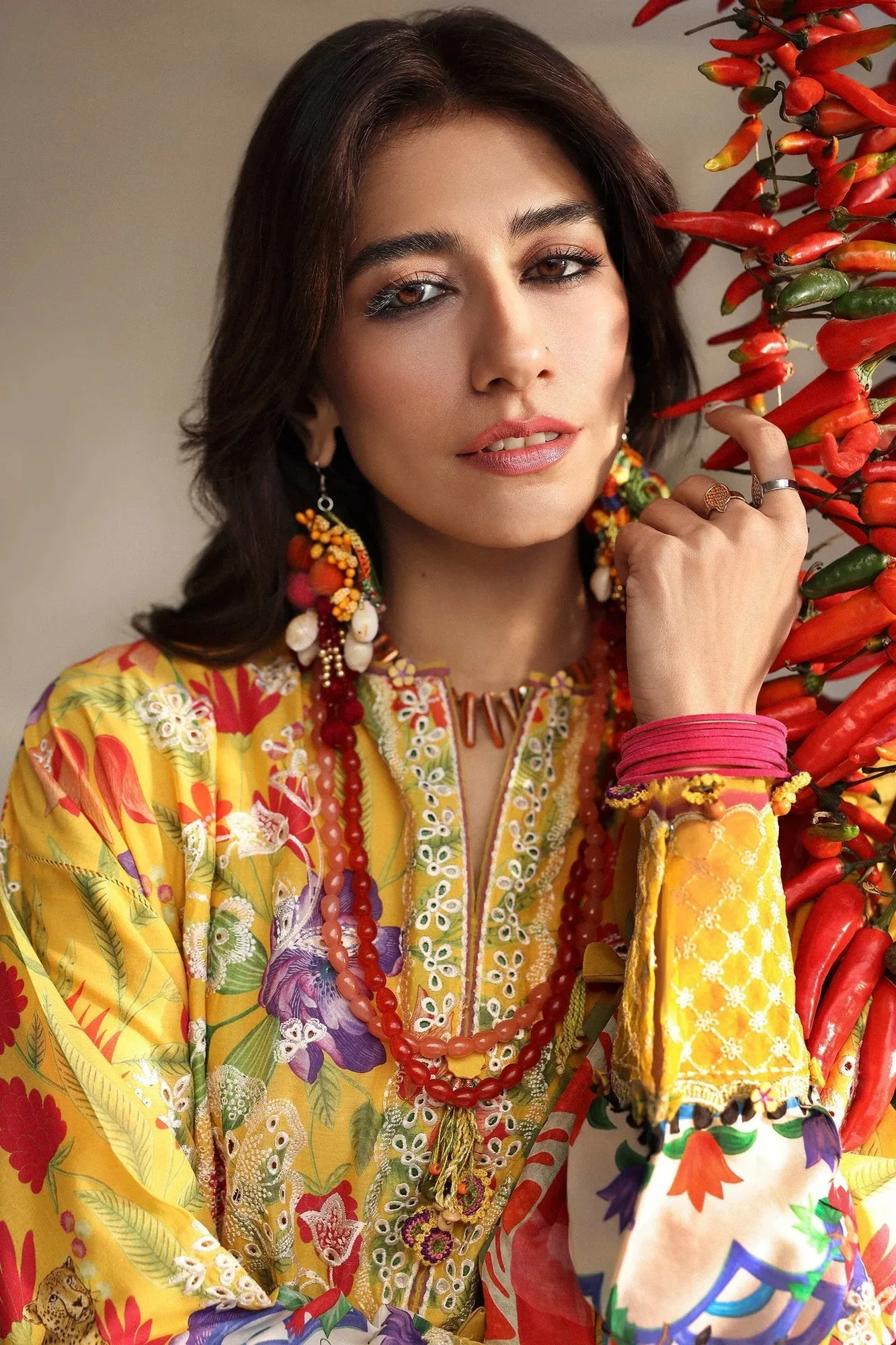 Zaha Lawn 25 Ivory Lawn – view 3 – Poshaq