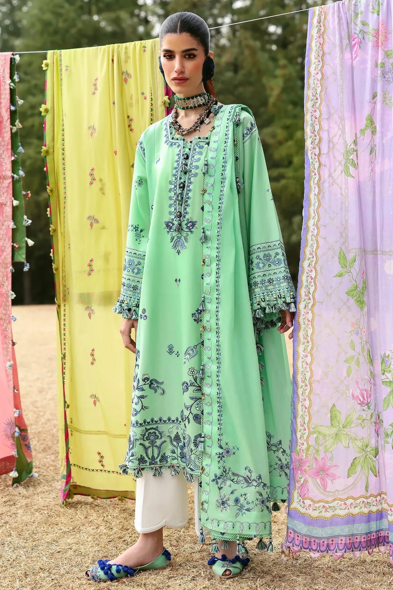 Zaha Lawn 25 Green – view 1 – Poshaq