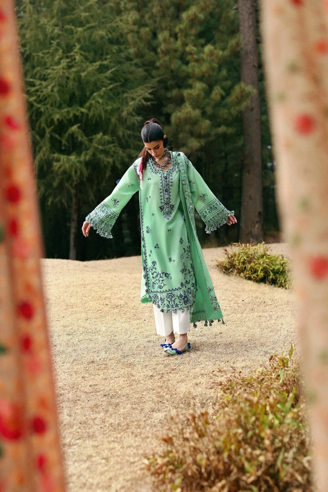Zaha Lawn 25 Green – view 4 – Poshaq