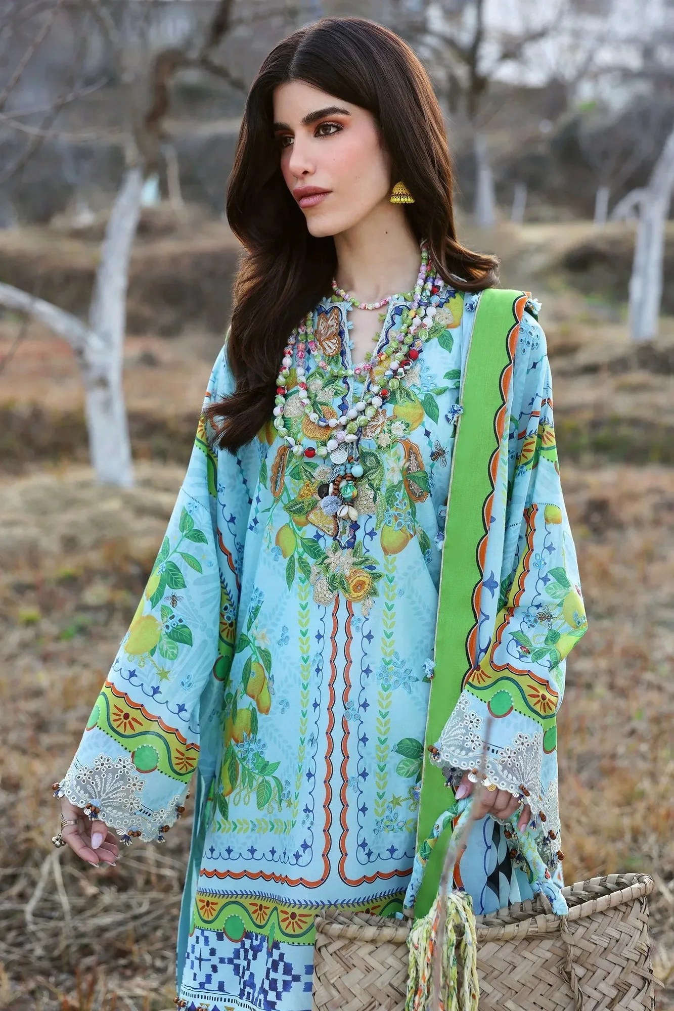 Zaha Lawn 25 – view 2 – Poshaq