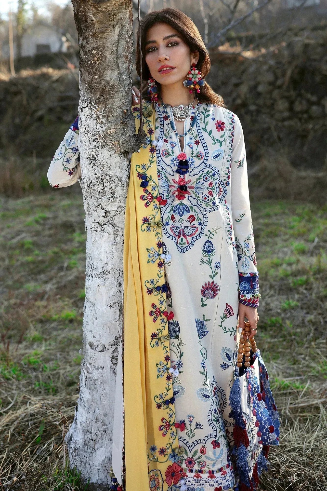 Zaha Lawn 25 White – view 5 – Poshaq