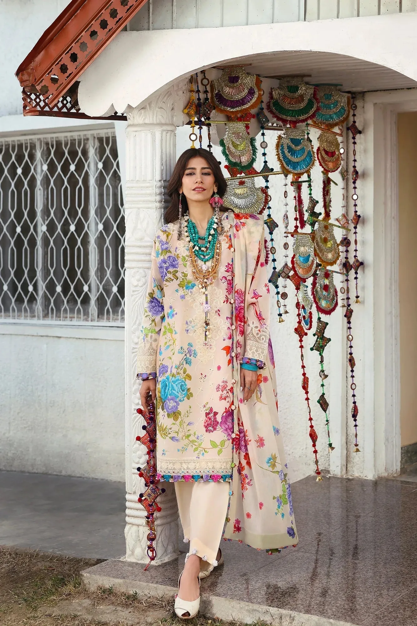 Zaha Lawn 25 Turquoise – view 2 – Poshaq