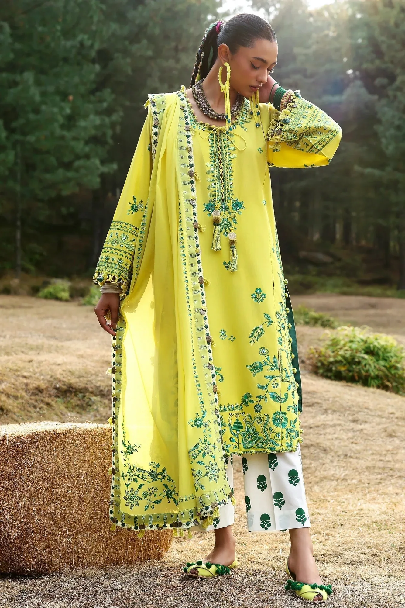 Zaha Lawn 25 Green – view 1 – Poshaq