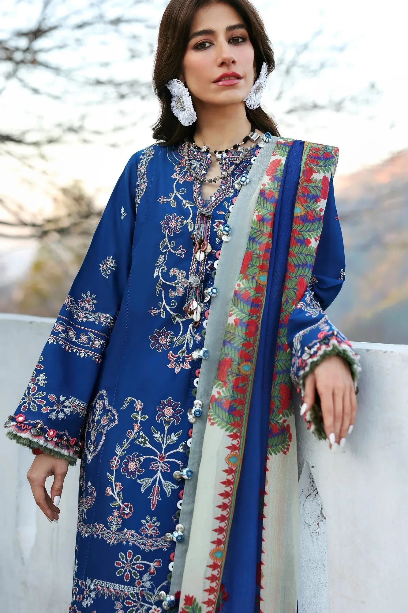 Zaha Lawn 25 Ivory Cotton – view 3 – Poshaq