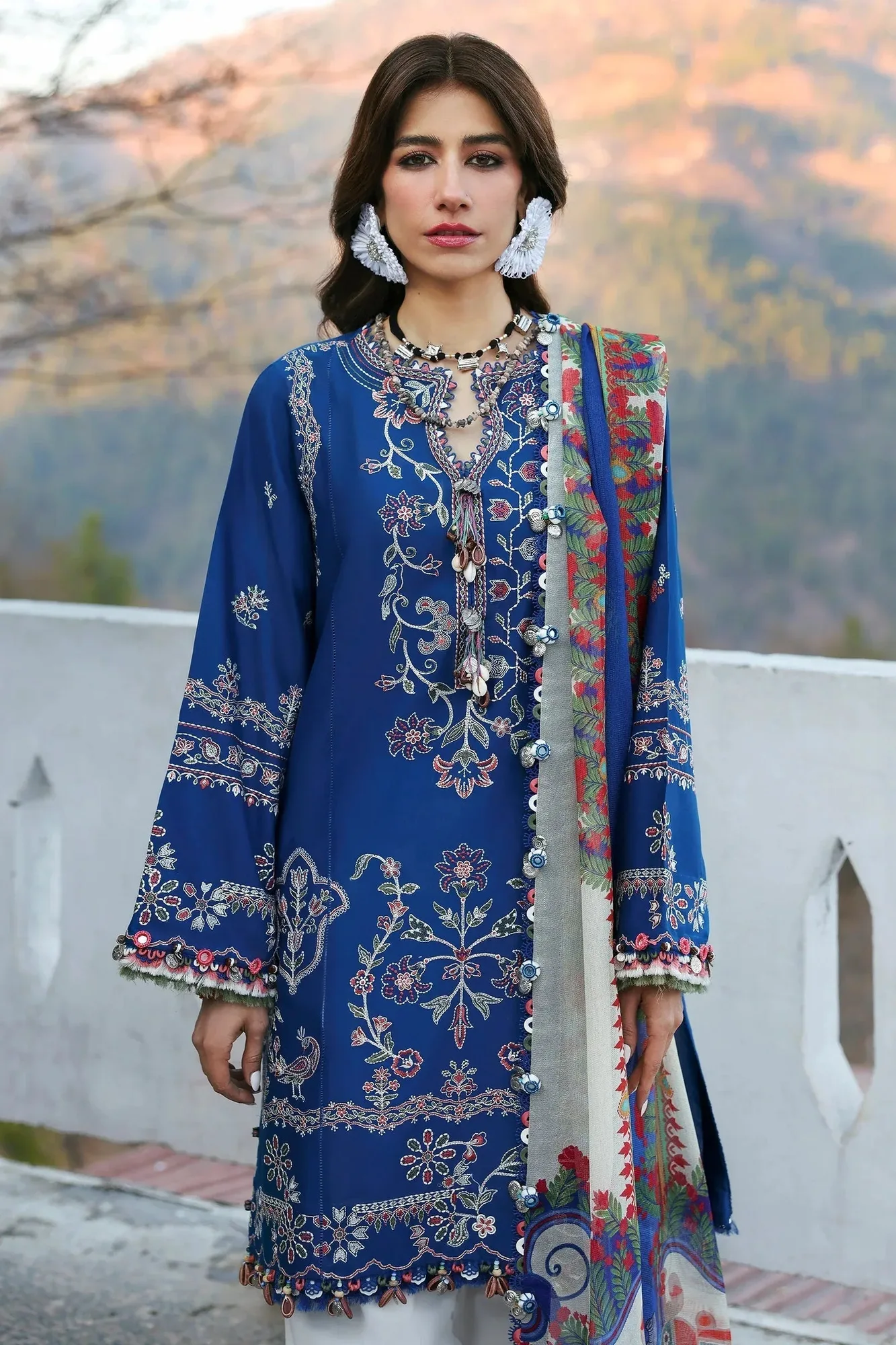 Zaha Lawn 25 Ivory Cotton – view 4 – Poshaq