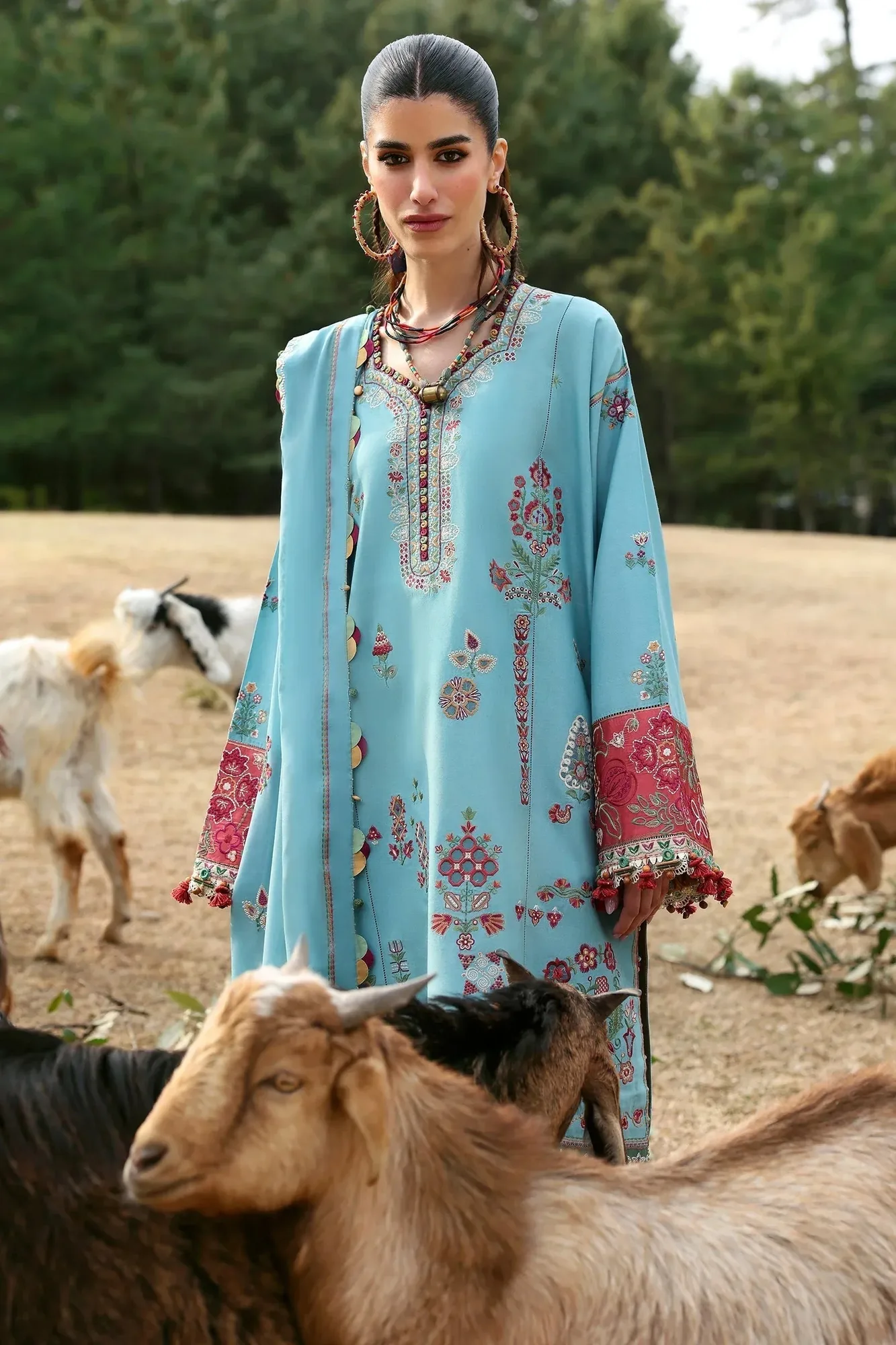Zaha Lawn 25 Blue – view 3 – Poshaq
