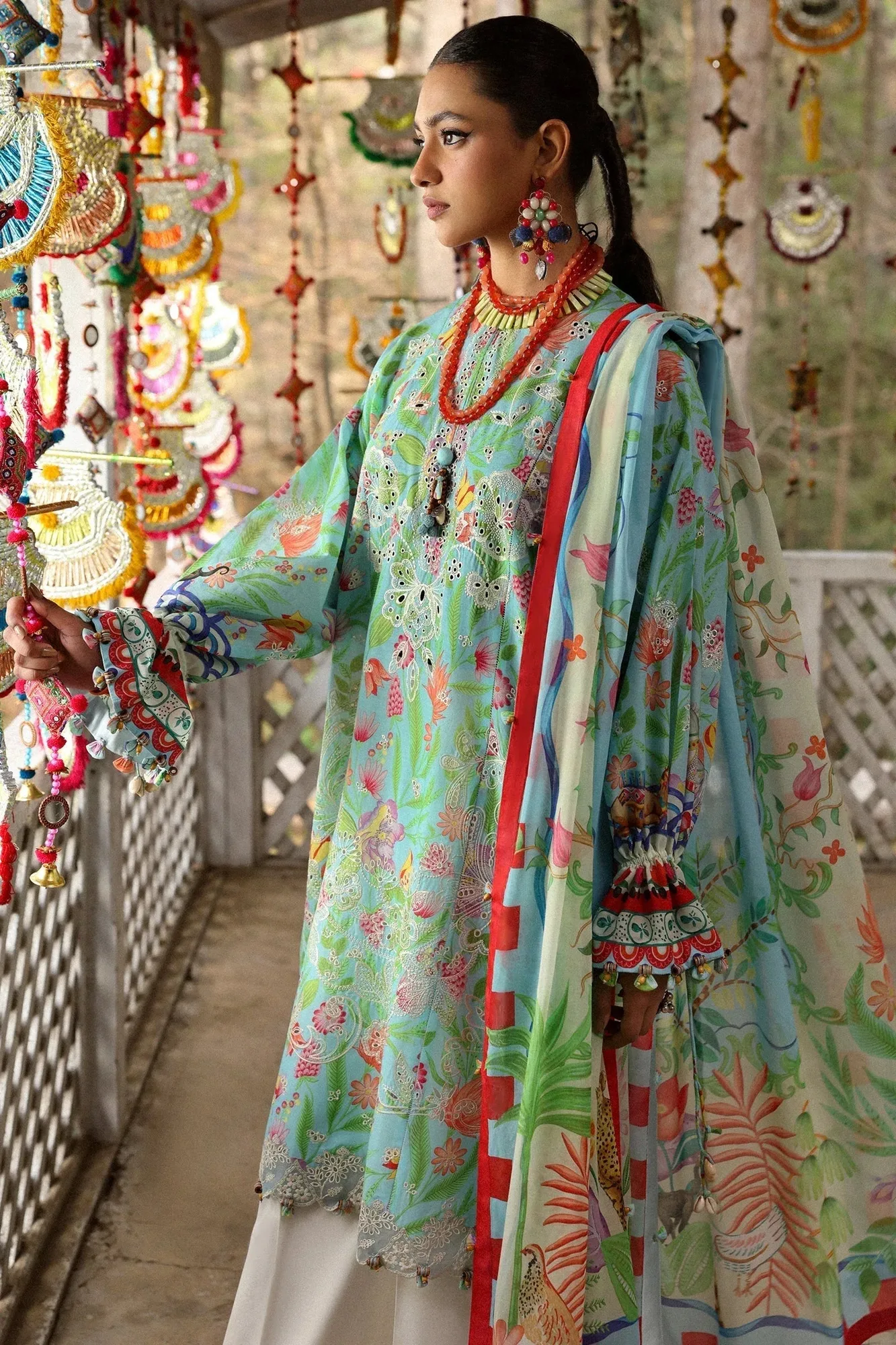 Zaha Lawn 25 Turquoise Lawn – view 2 – Poshaq