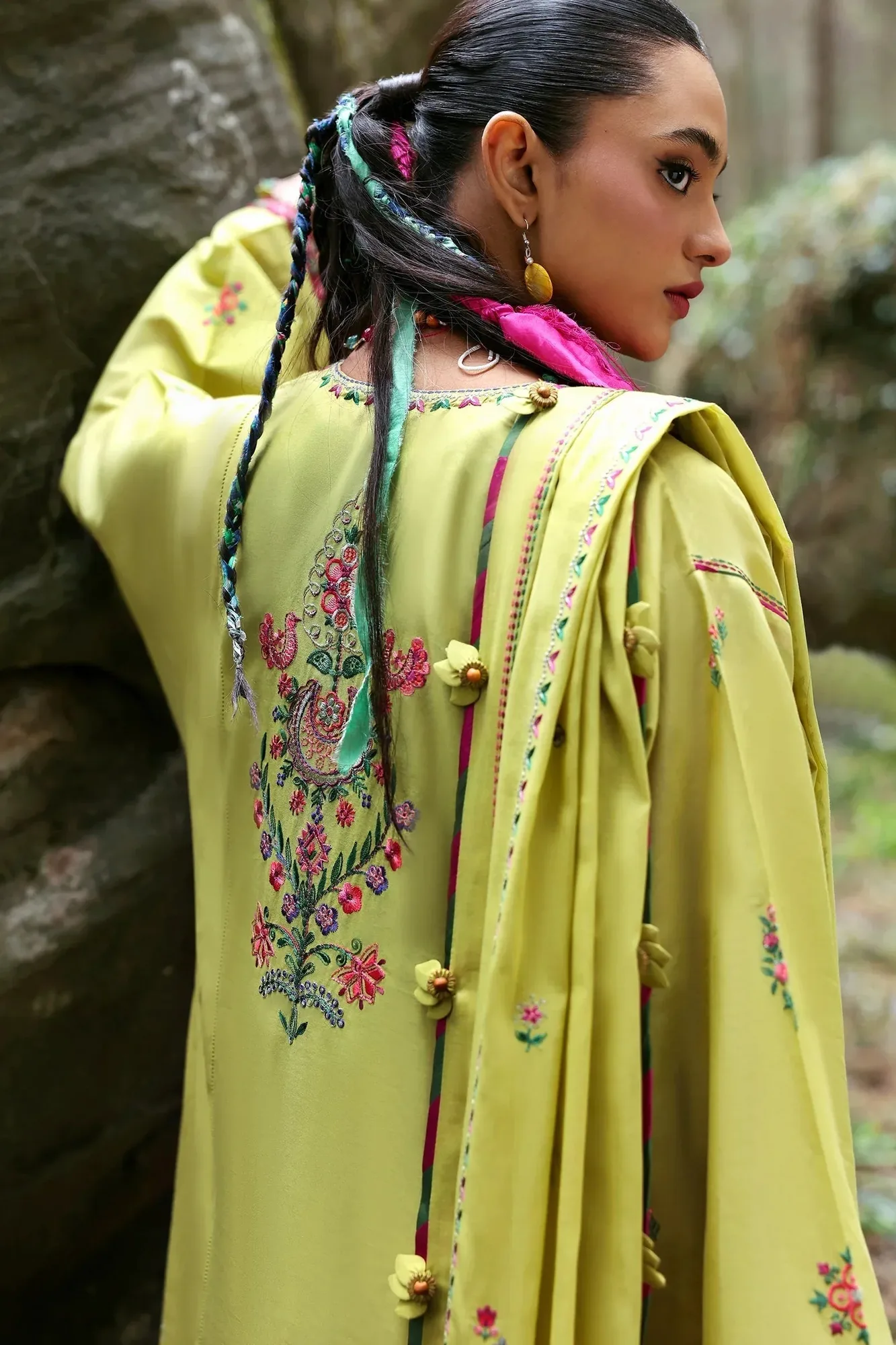 Zaha Lawn 25 Yellow – view 2 – Poshaq