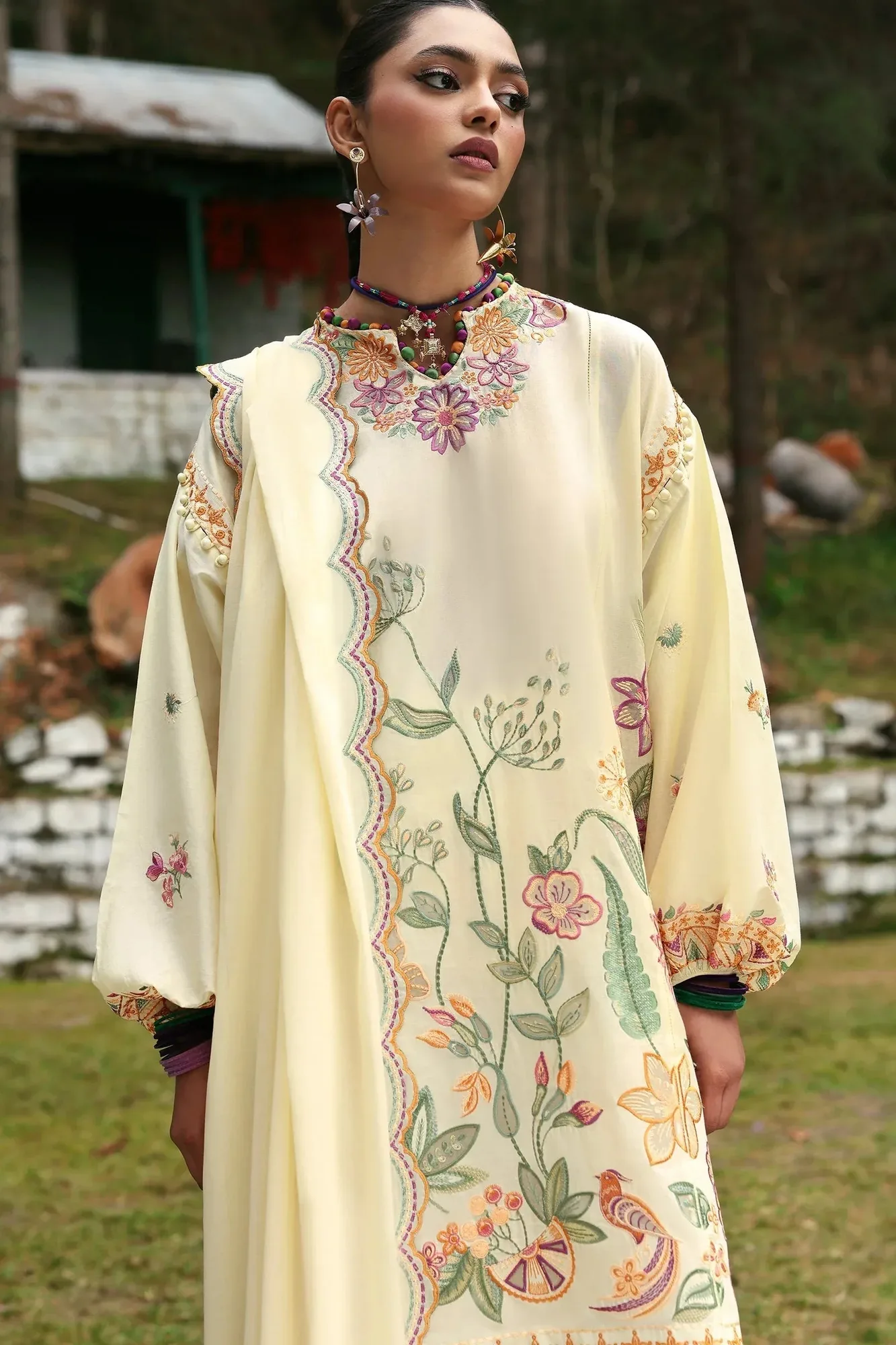 Zaha Lawn 25 Yellow – view 2 – Poshaq
