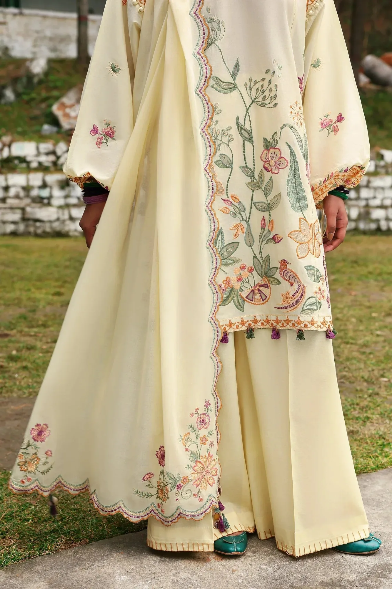 Zaha Lawn 25 Yellow – view 3 – Poshaq