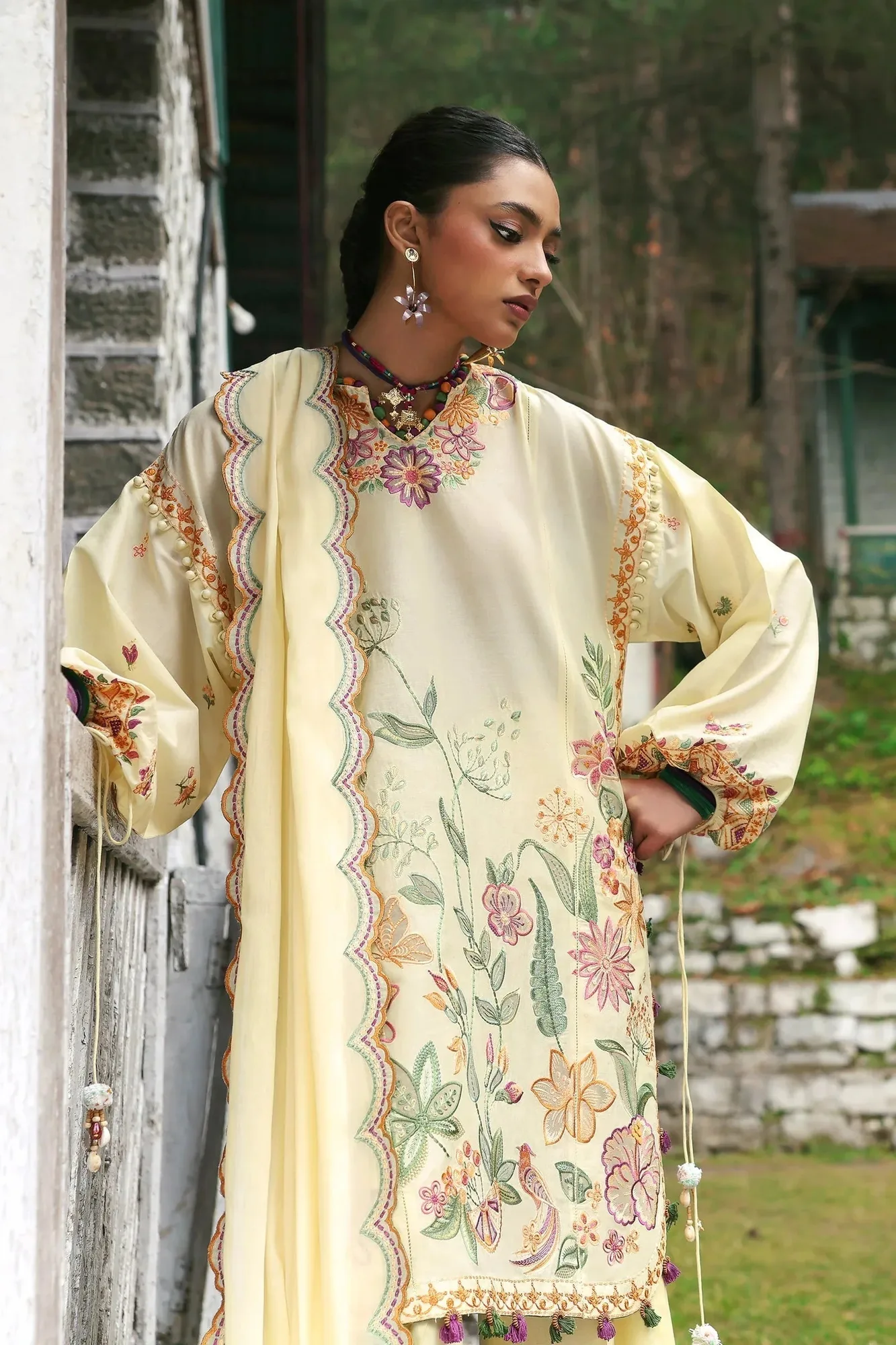 Zaha Lawn 25 Yellow – view 4 – Poshaq