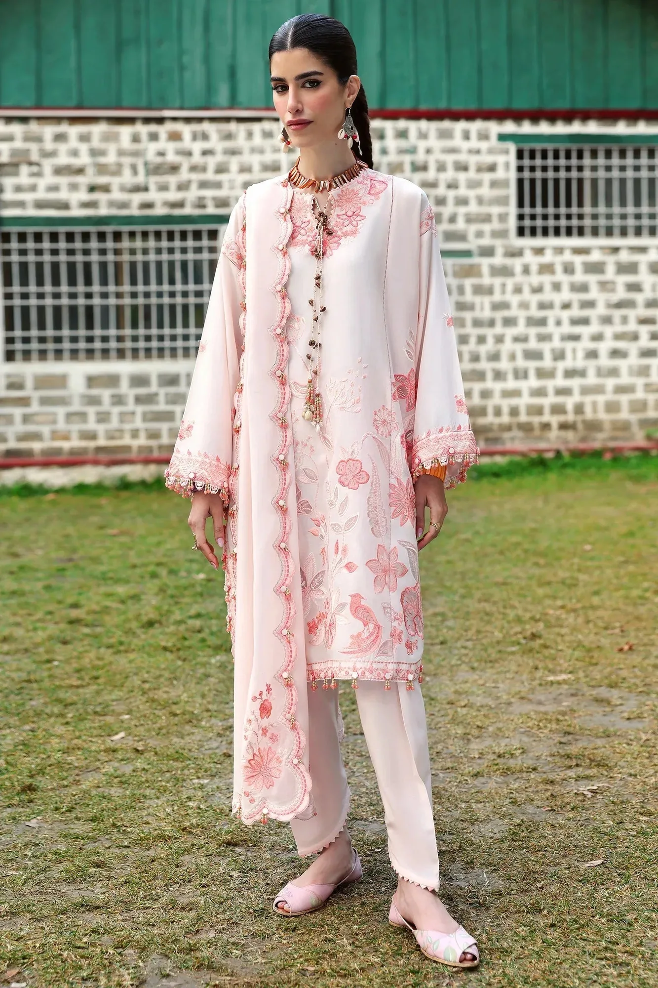 Zaha Lawn 25 Pink – view 1 – Poshaq