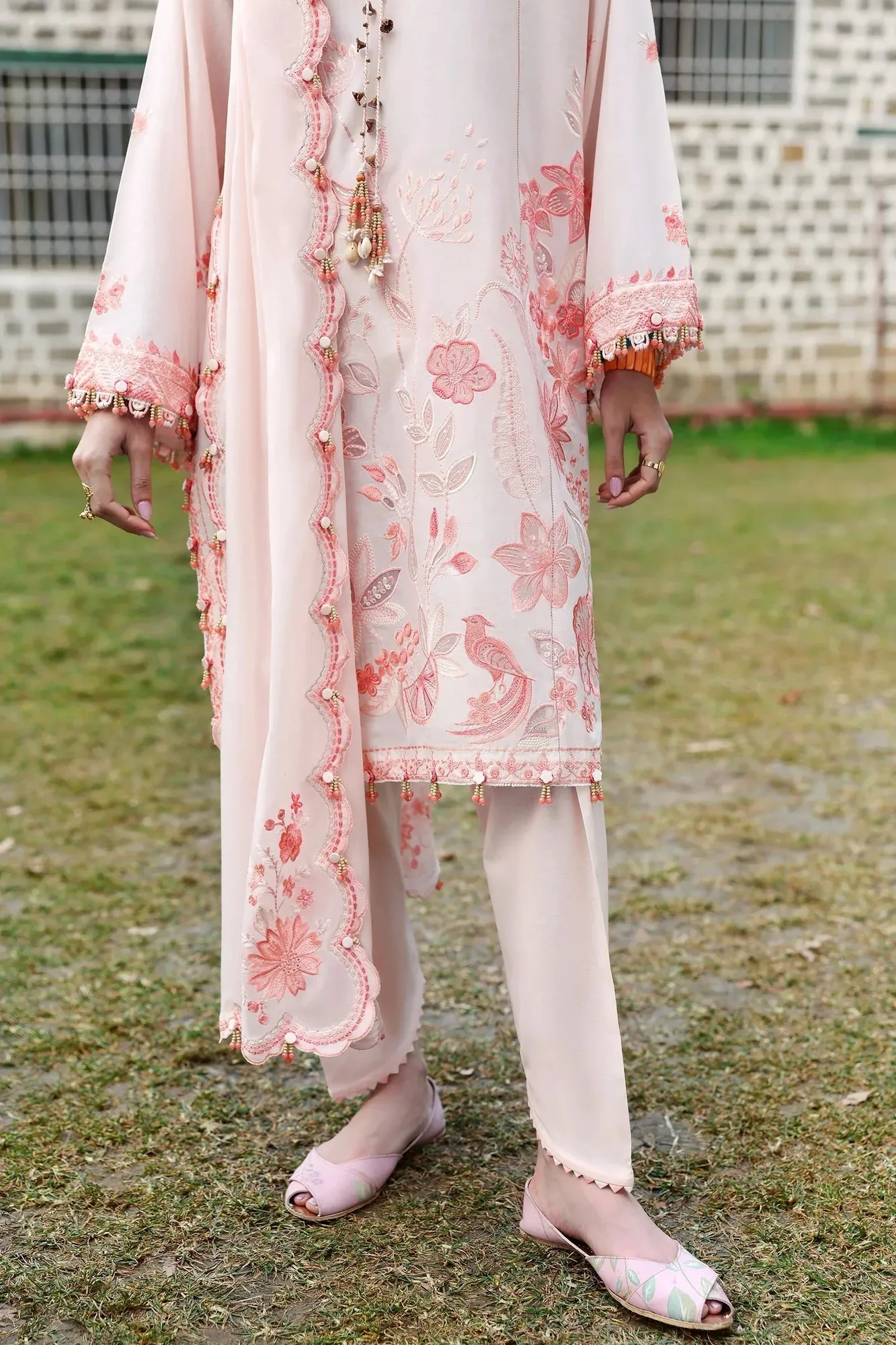 Zaha Lawn 25 Pink – view 2 – Poshaq