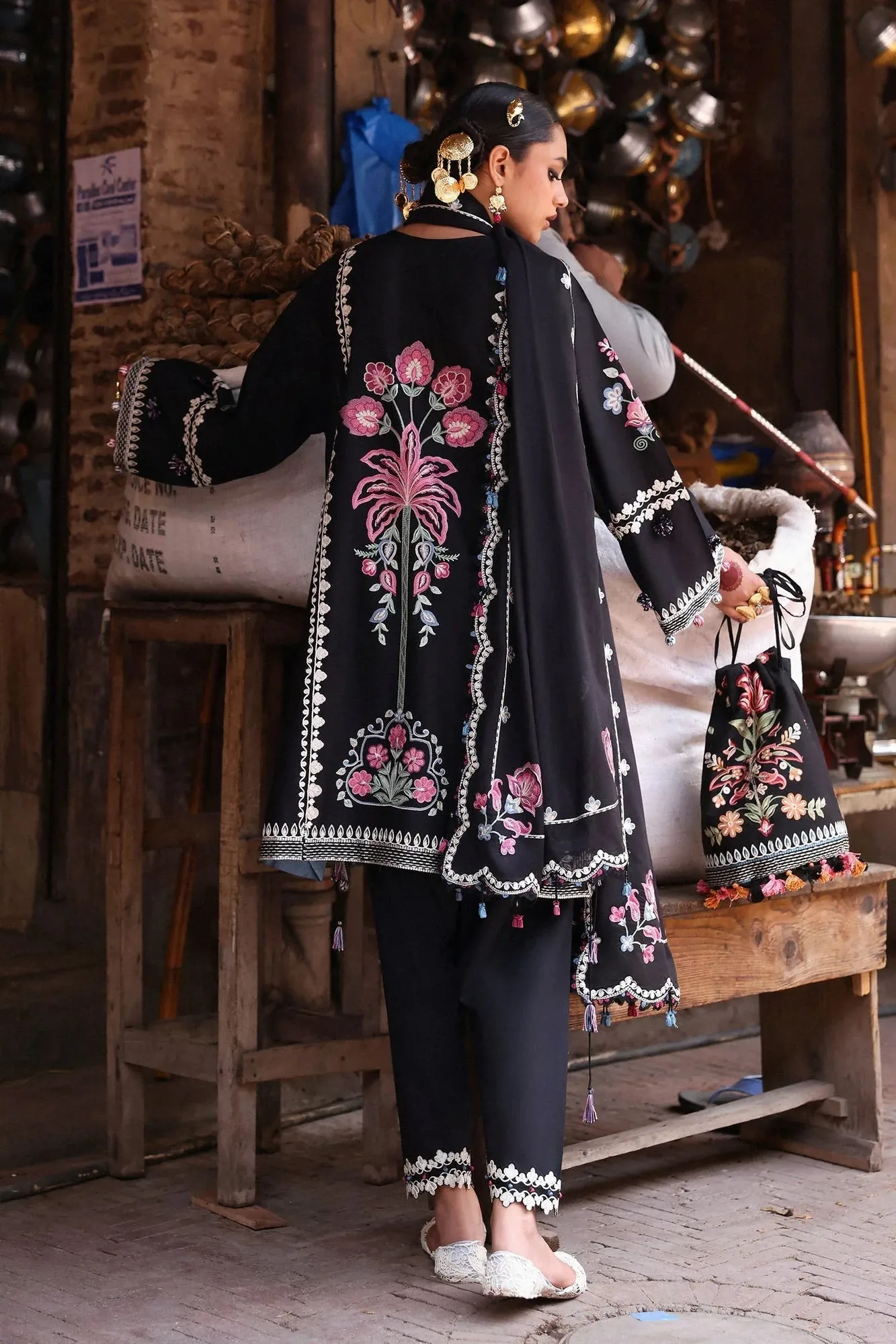 Zaha Festive Lawn 25 Organza – view 2 – Poshaq