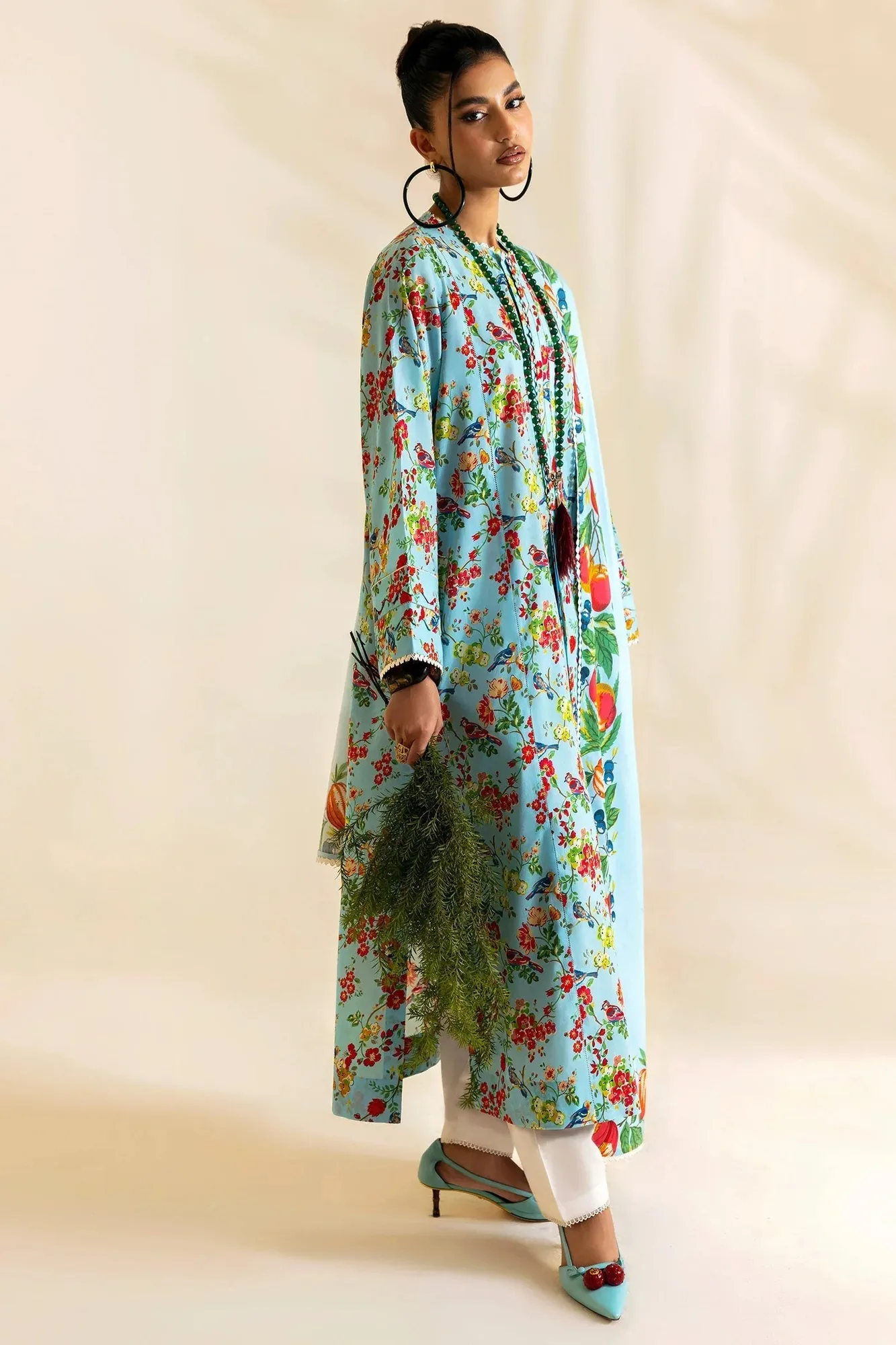 Zaha Pop RTW White – view 2 – Poshaq