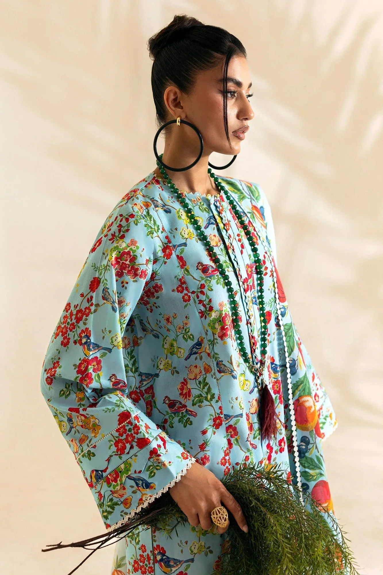 Zaha Pop RTW White – view 3 – Poshaq