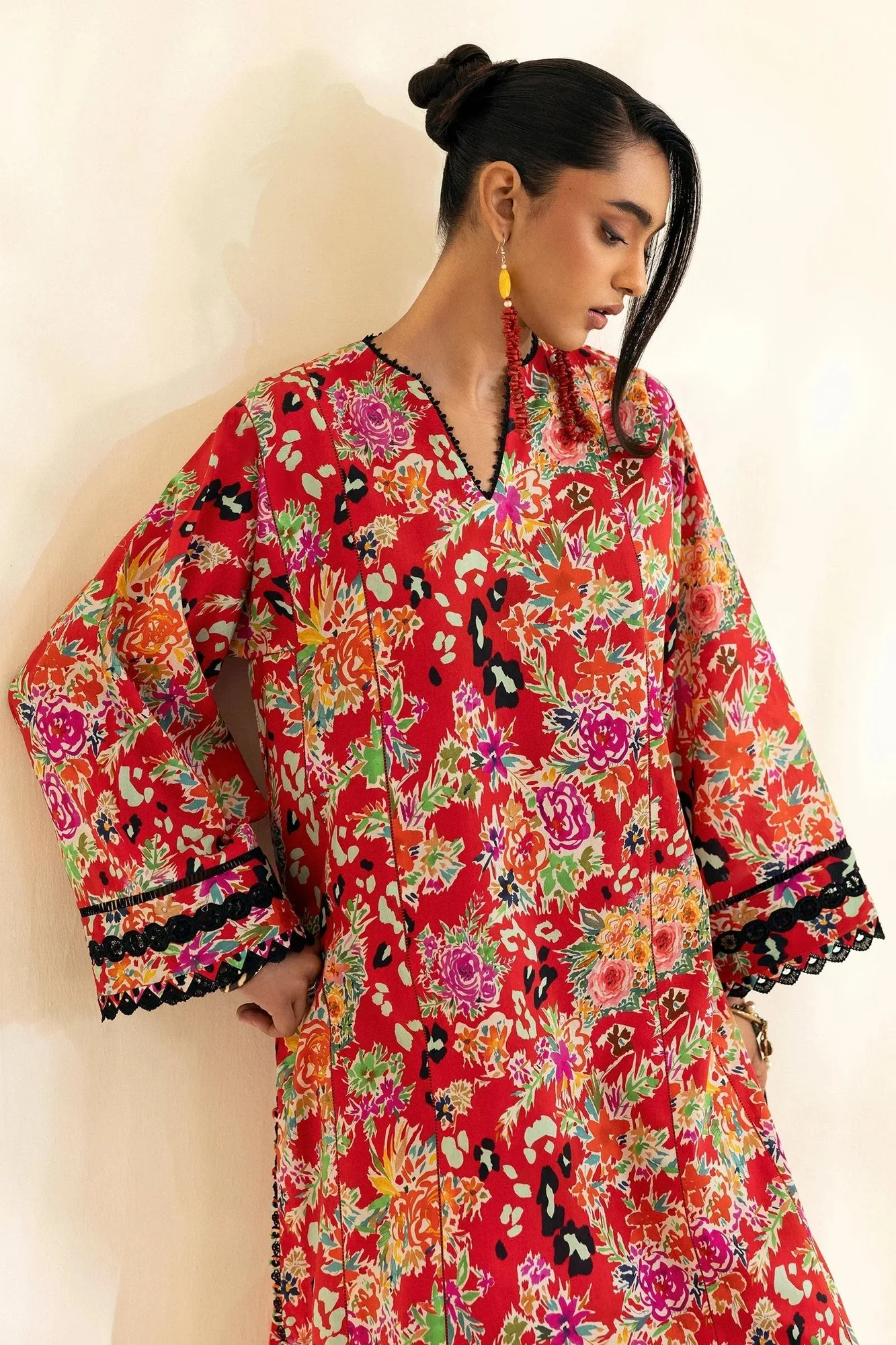 Zaha Pop RTW Black – view 3 – Poshaq