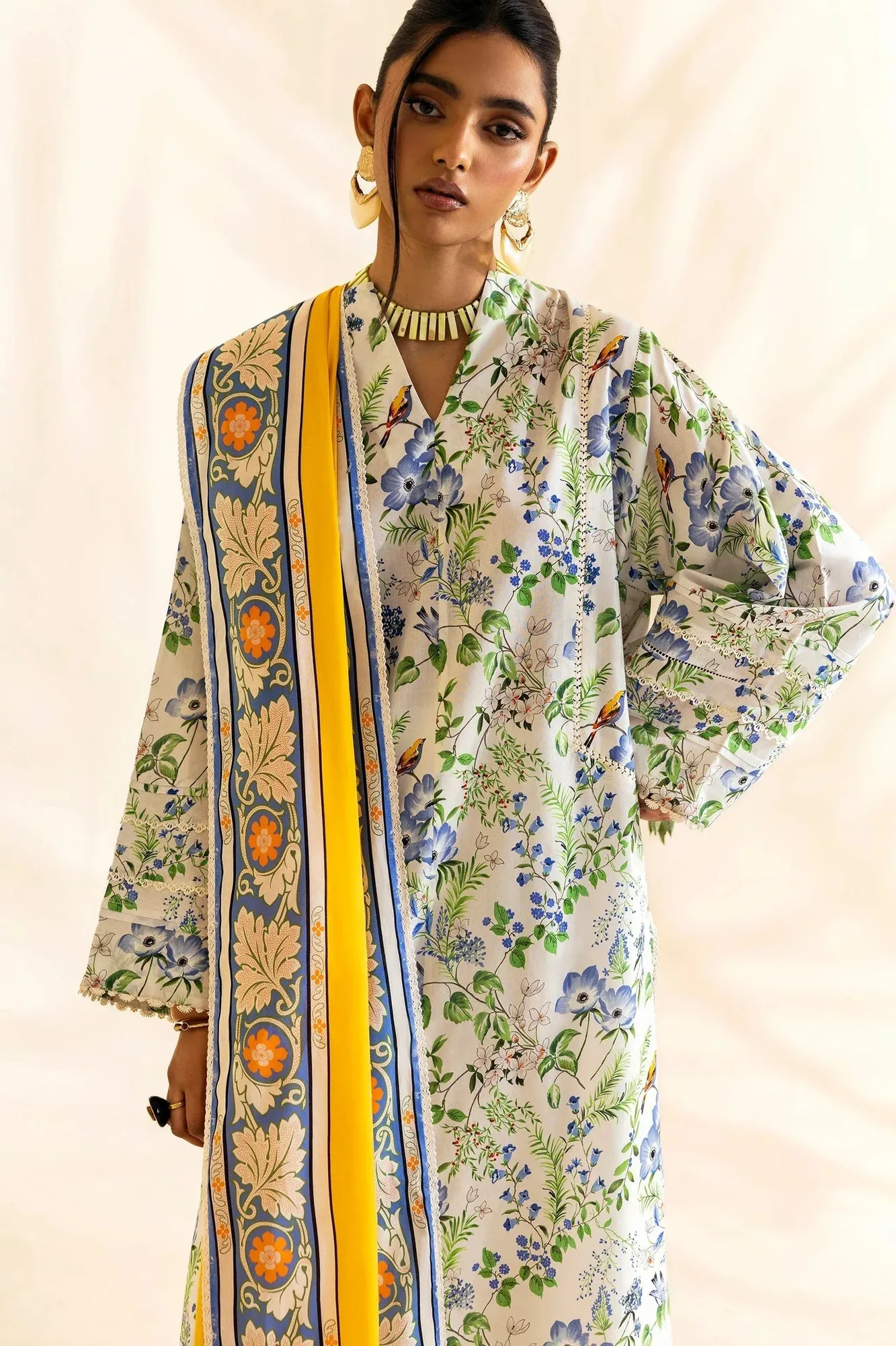Zaha Pop RTW White – view 3 – Poshaq