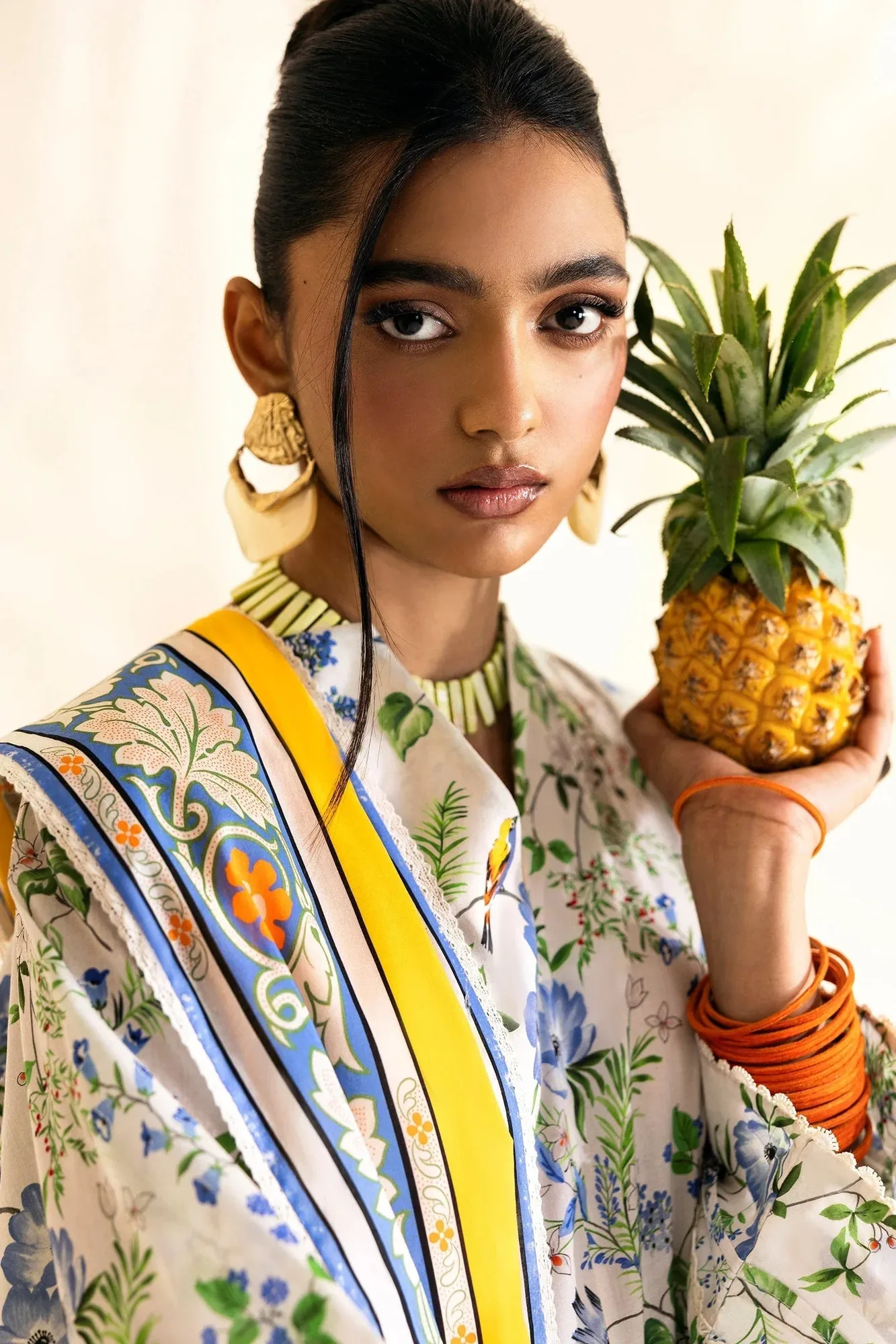 Zaha Pop RTW White – view 4 – Poshaq