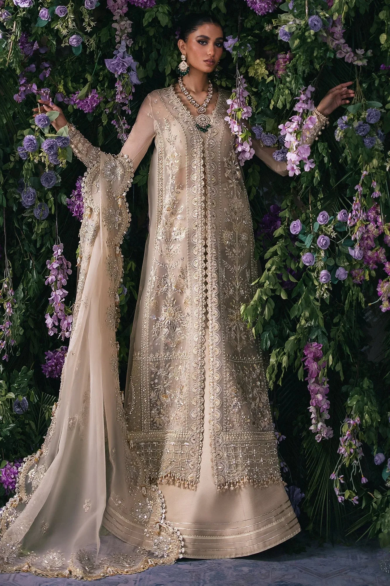 Zaha Silver Raw Silk – view 4 – Poshaq
