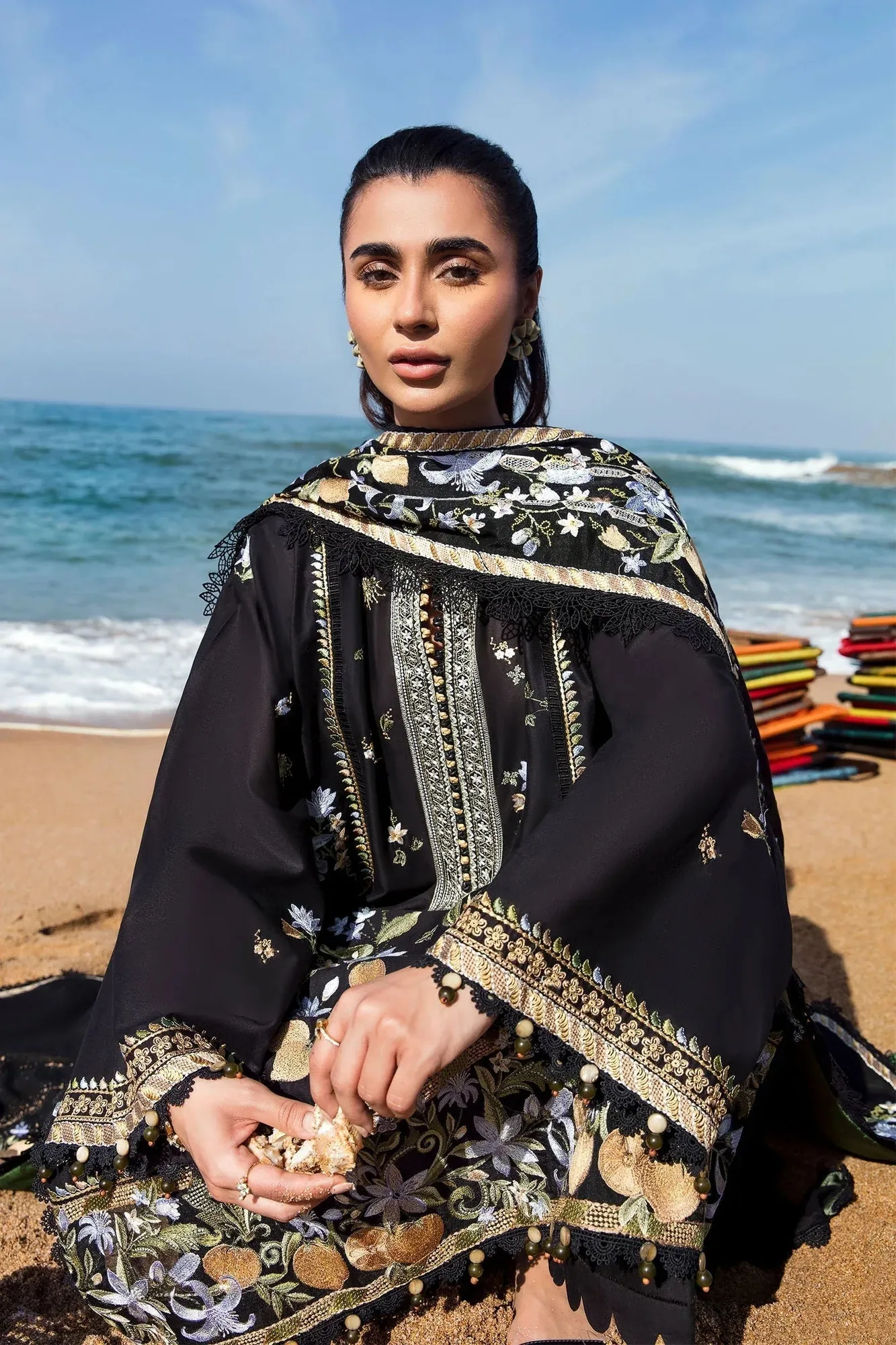 Zaha Black Organza – view 2 – Poshaq