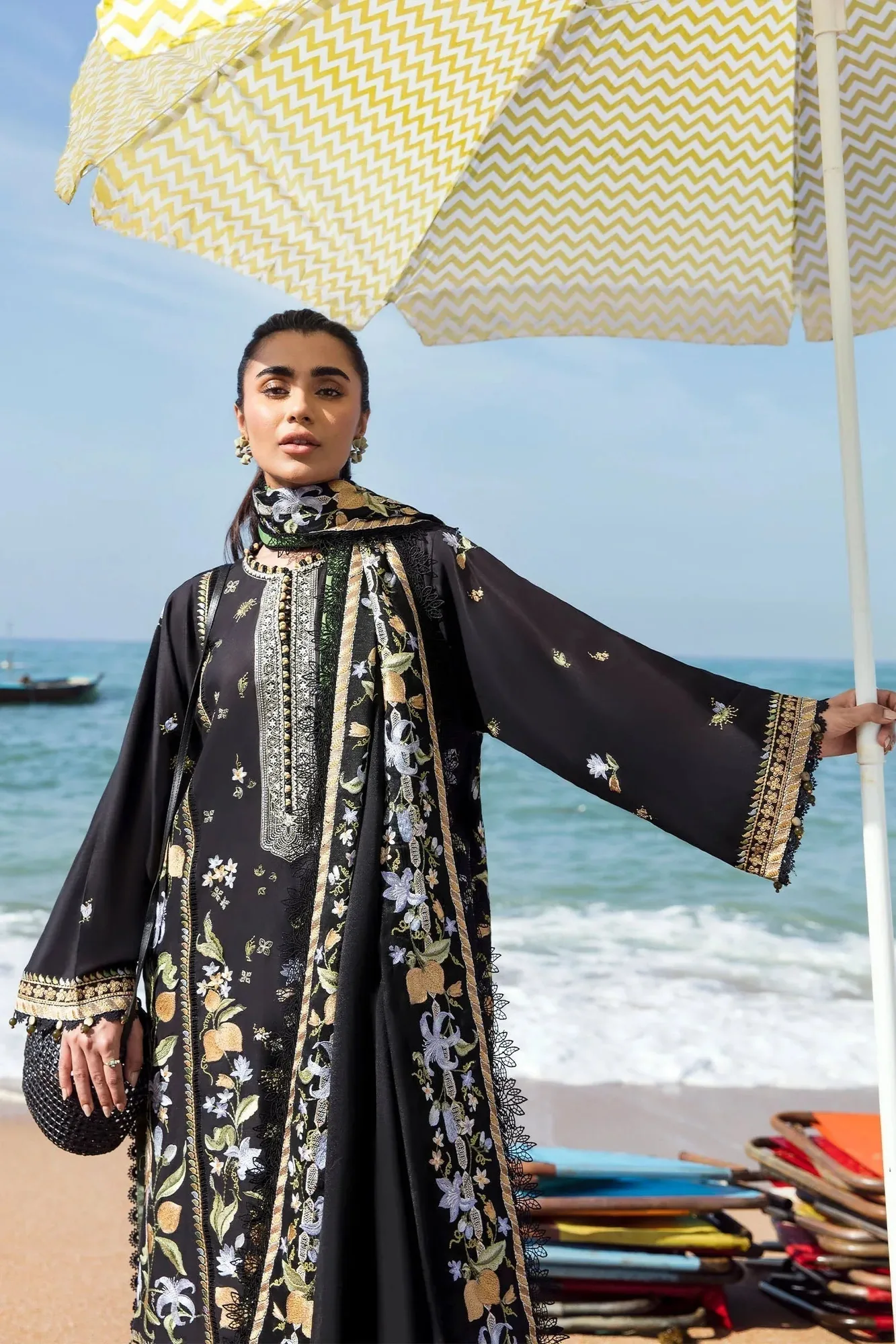 Zaha Black Organza – view 3 – Poshaq