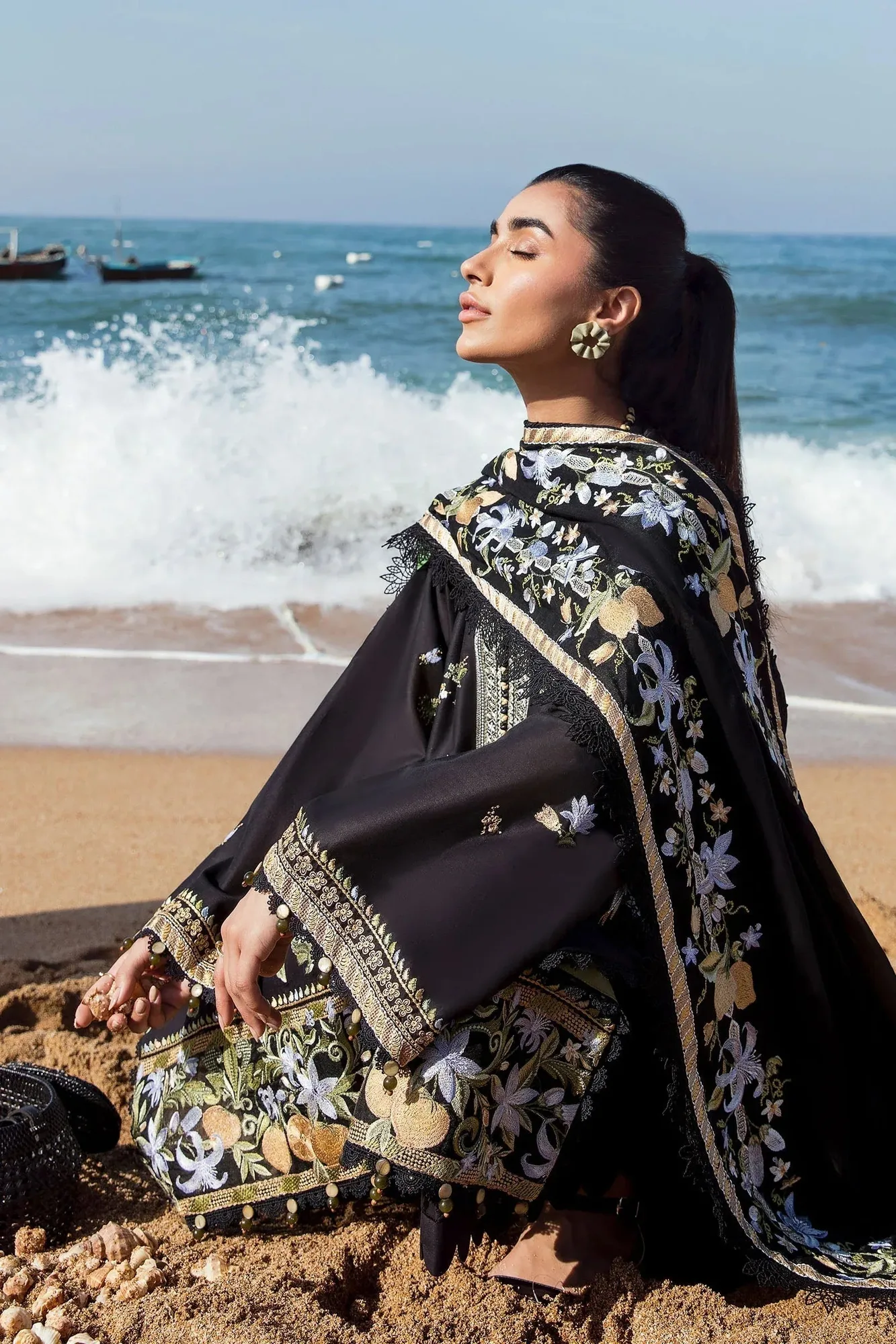 Zaha Black Organza – view 4 – Poshaq