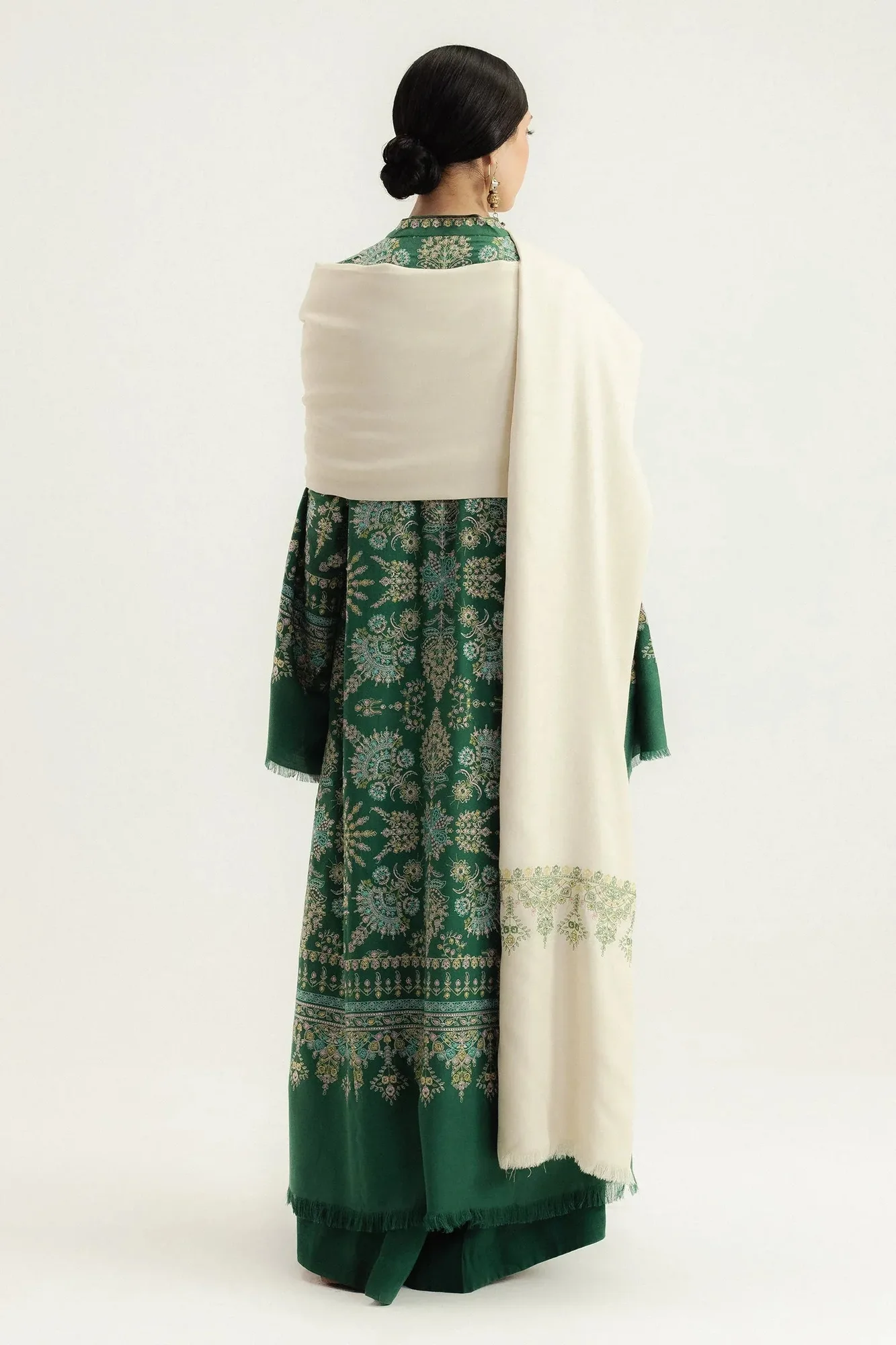 green unstitched set by Zara Shahjahan featuring organza top and marina trousers – view 4 – Poshaq
