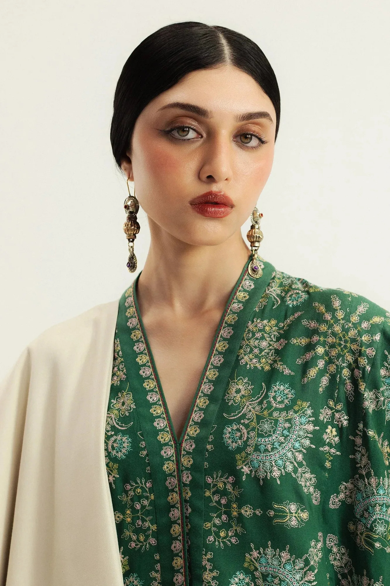 green unstitched set by Zara Shahjahan featuring organza top and marina trousers – view 5 – Poshaq