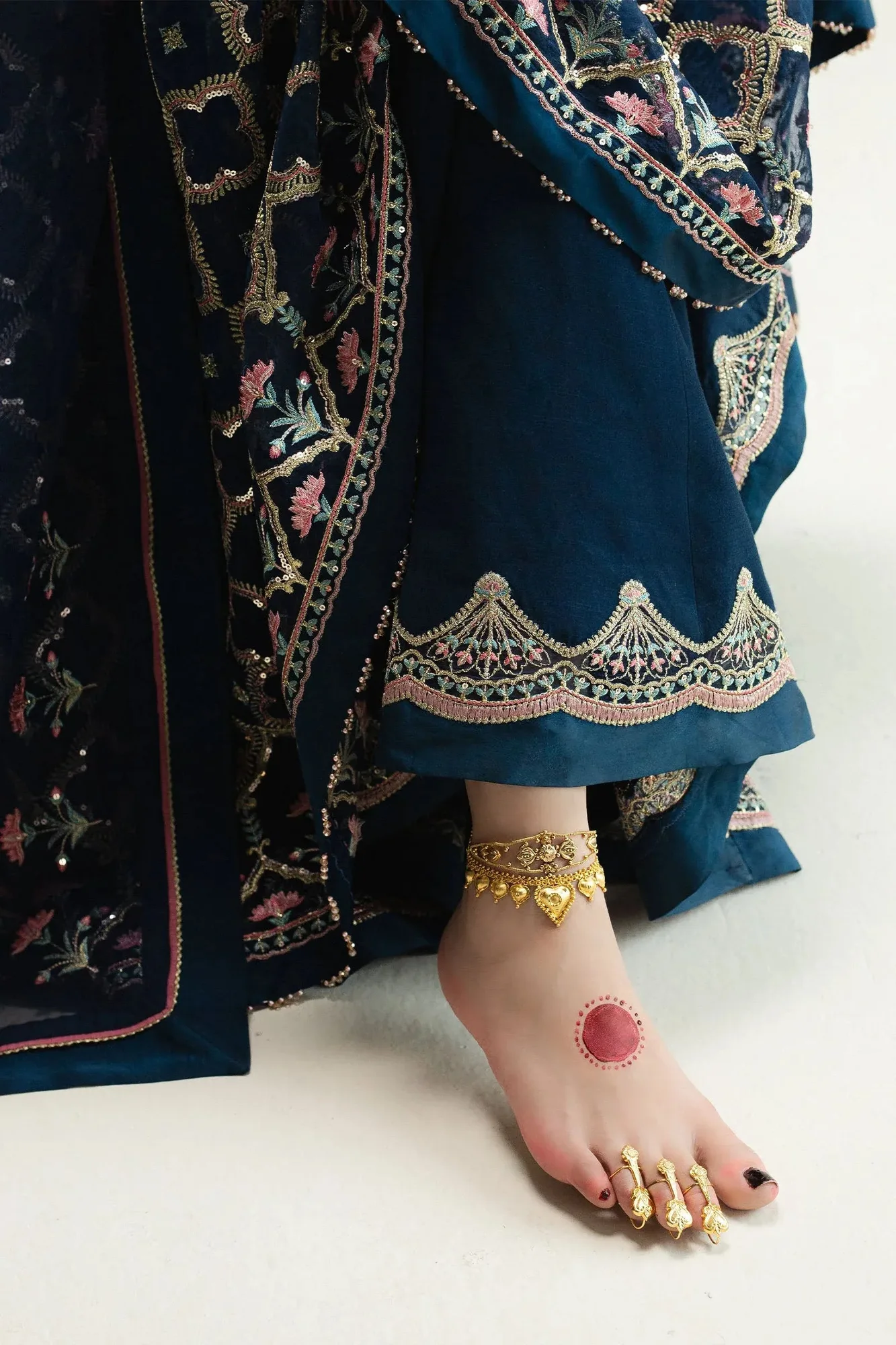 Pink bridal anarkali set with silk organza, raw silk shirt and trouser – view 5 – Poshaq