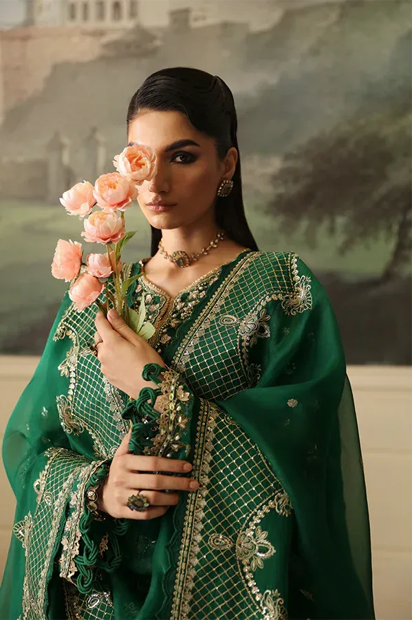 Nyra Wedding Festive 24 Bottle Green Organza – view 3 – Poshaq
