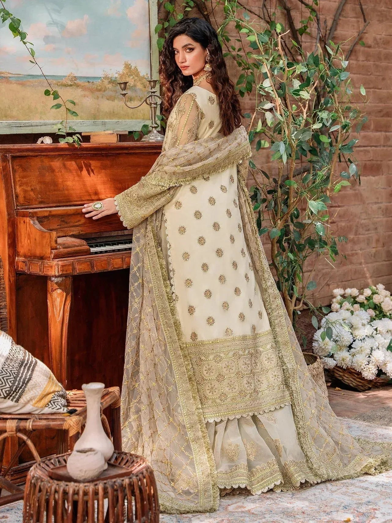Akbar Aslam Mastani Wedding Formals 23 Grip – view 4 – Poshaq