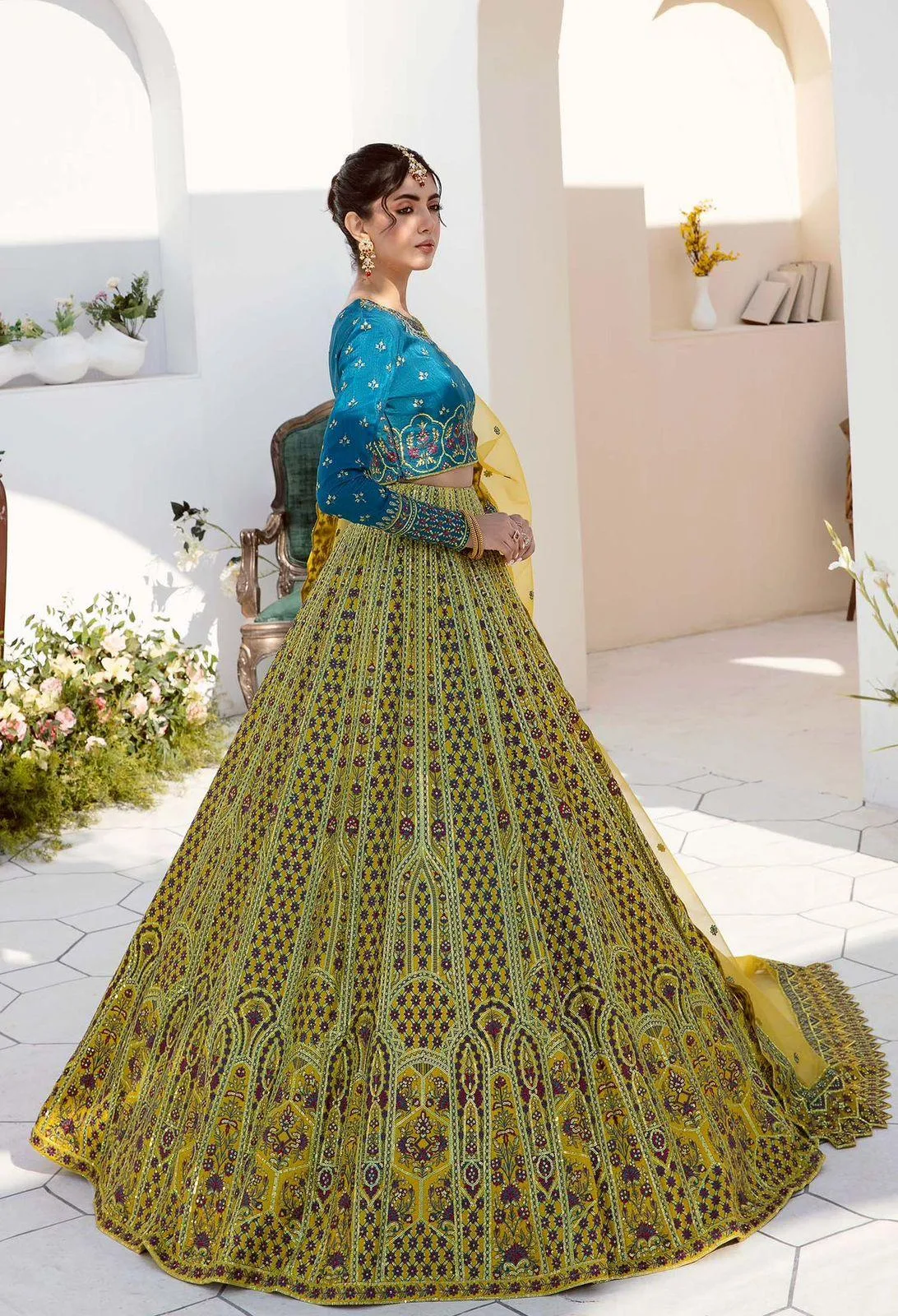 Akbar Aslam Raw Silk – view 2 – Poshaq