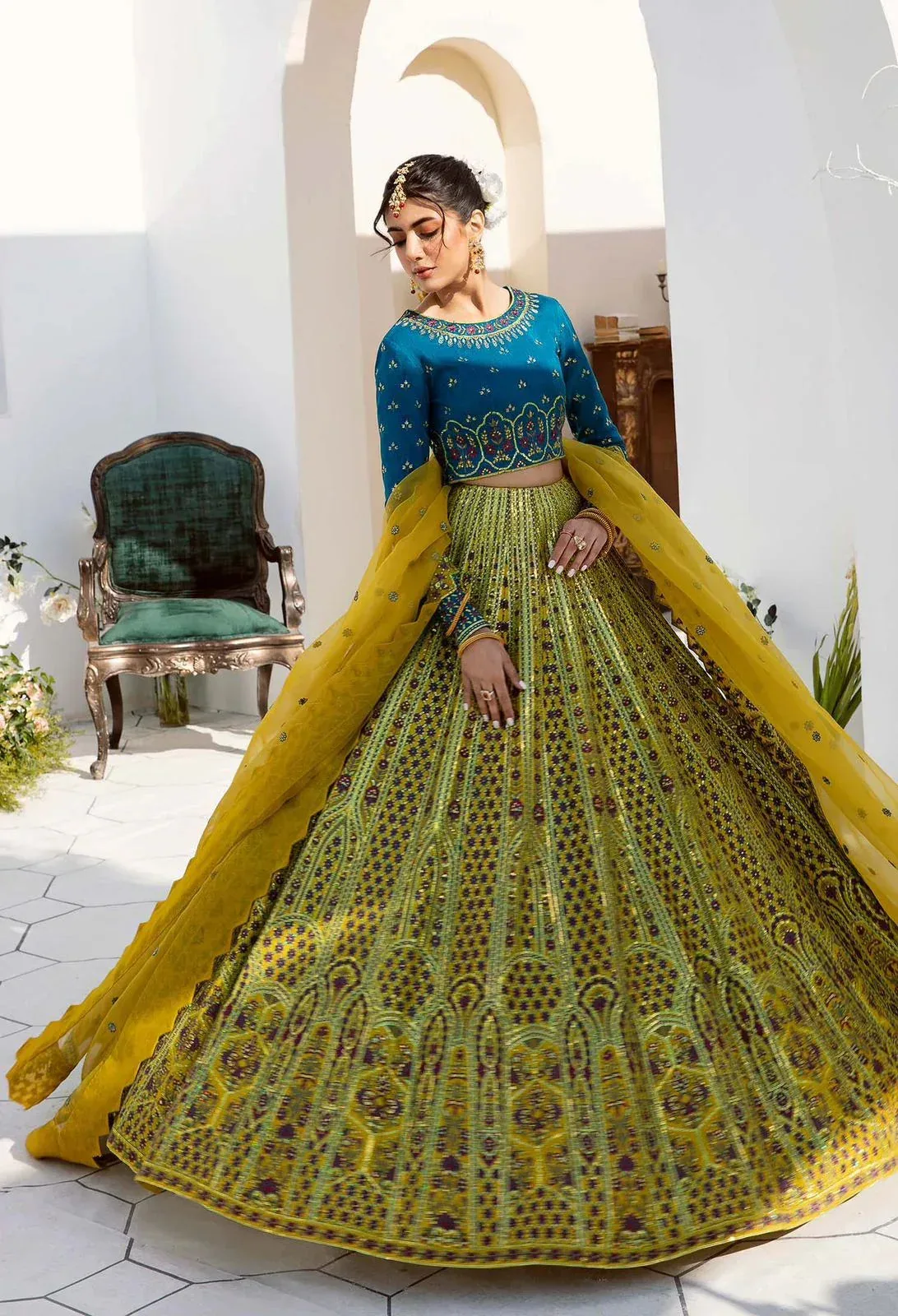 Akbar Aslam Raw Silk – view 5 – Poshaq